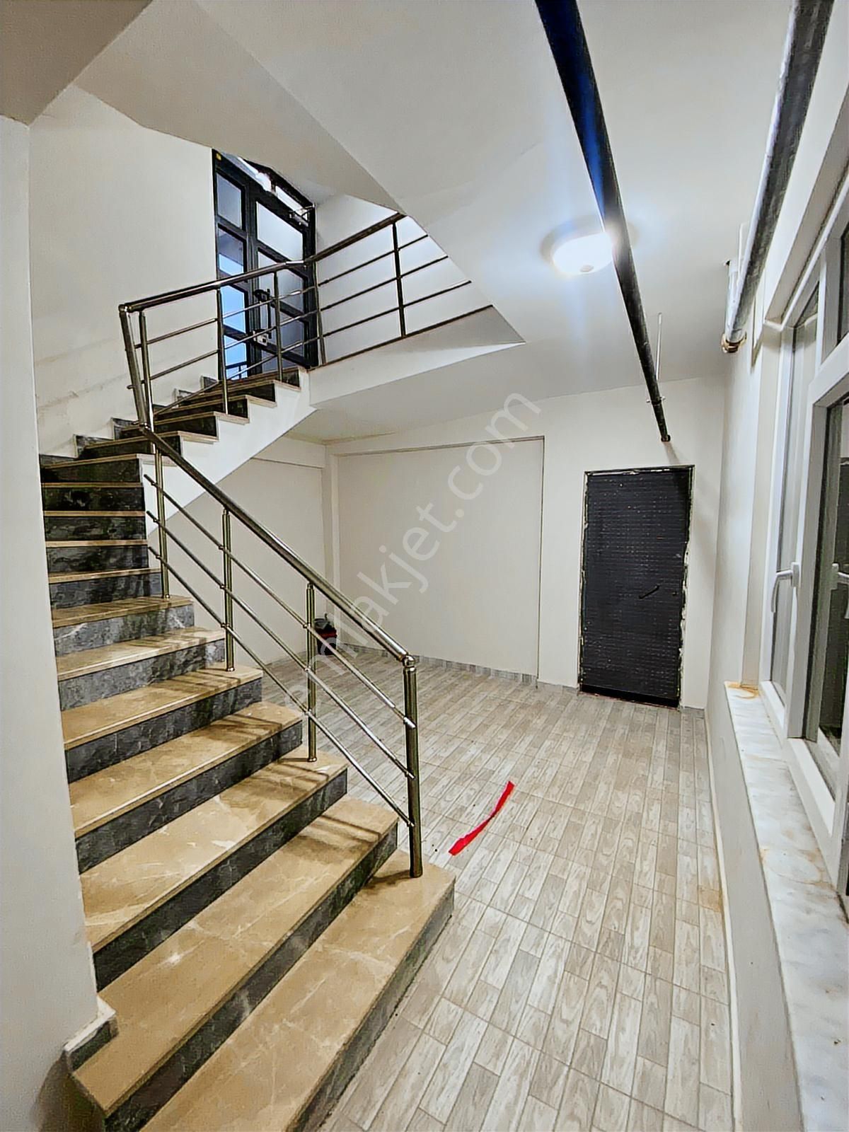 Ahmet Yesevi Cad. Yakını 3+1 Site İçi 5 Yıllık Bakıımlı Daire - Görsel 9