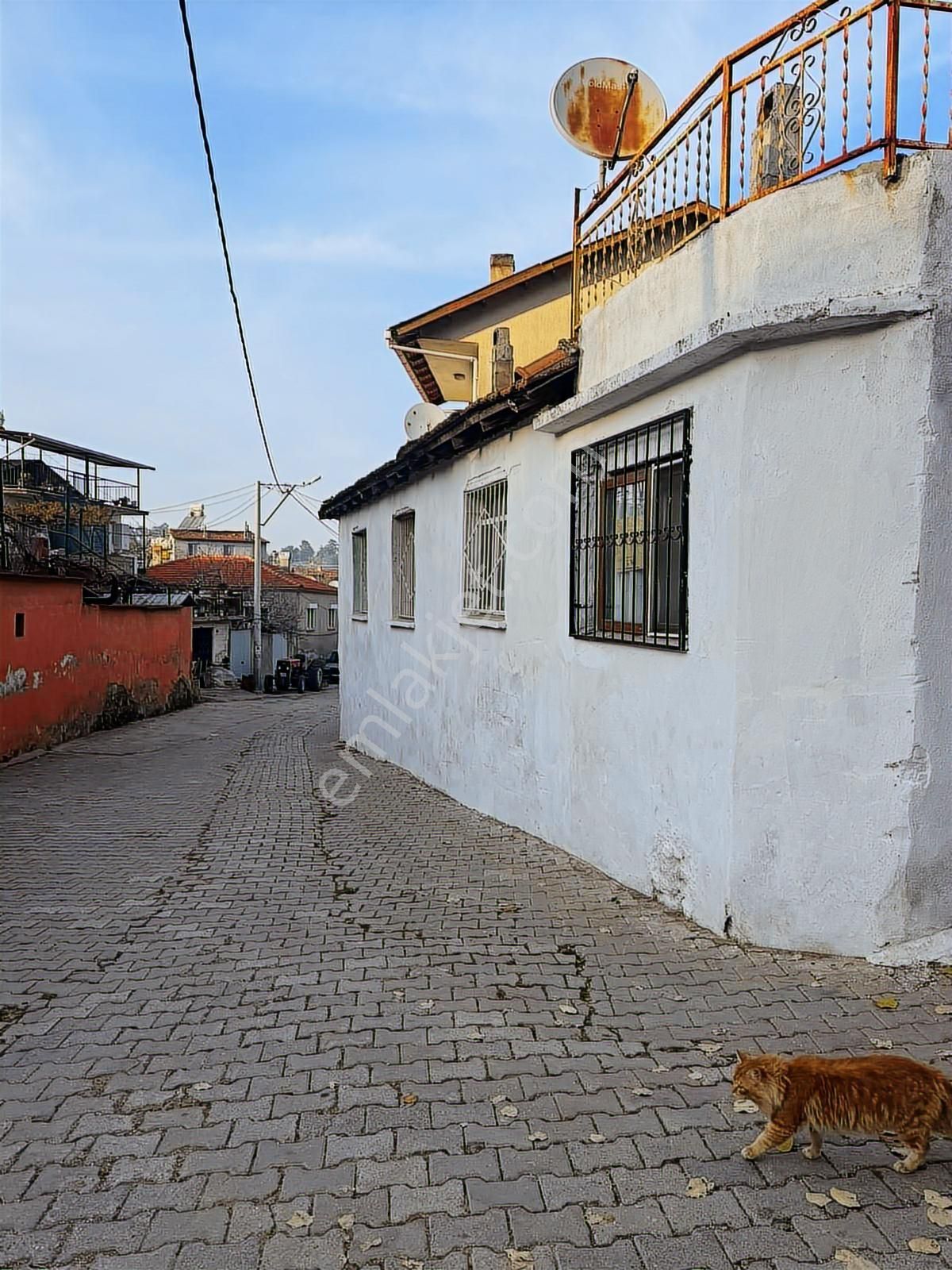 Yukarı Kızılcada Avlulu 4 Odalı Avlulu Kargir Ev! - Görsel 2