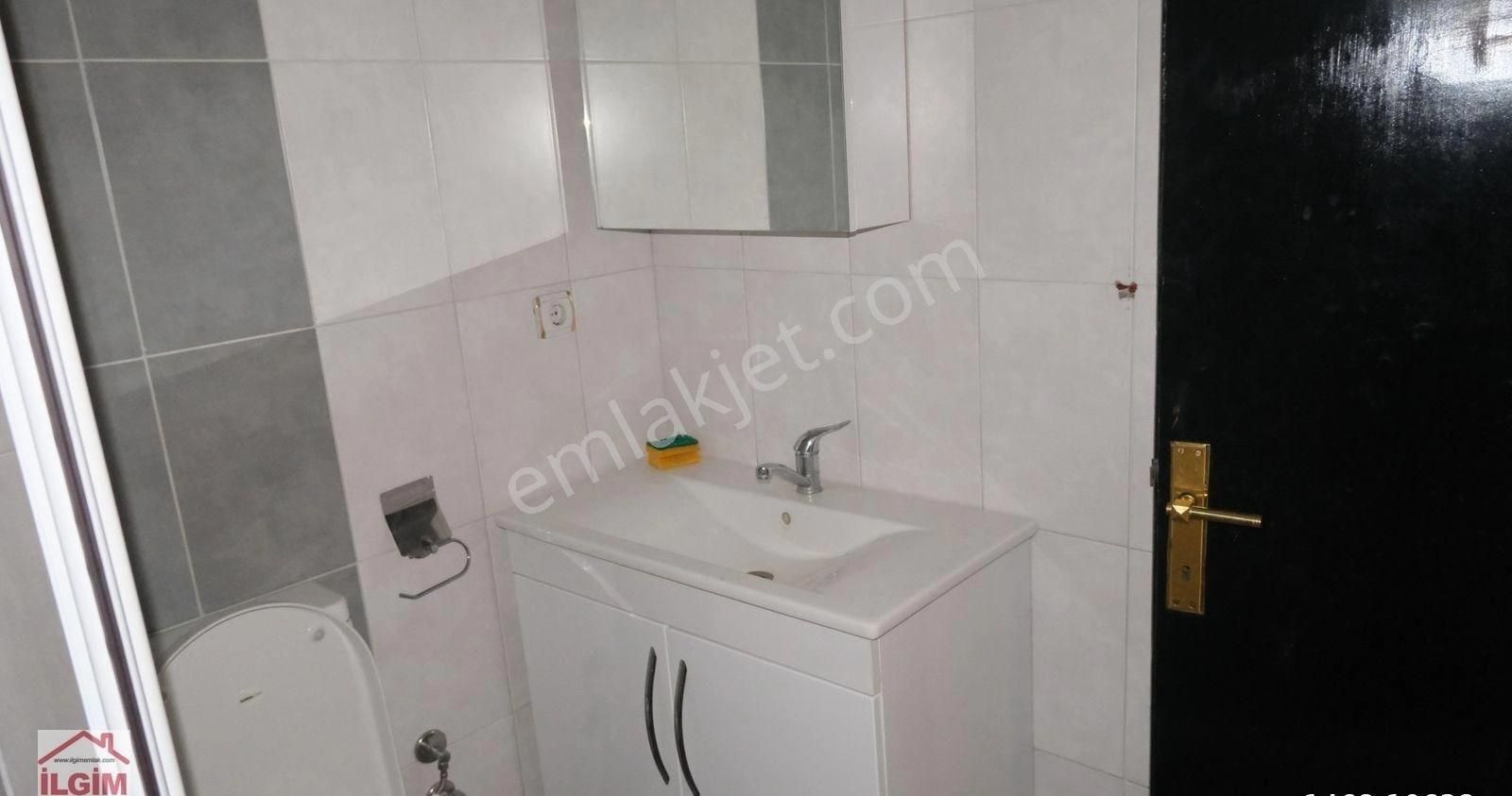 Kızılay Bayındır Sokakta Yapılı 2+1+sekrtaryalı Satılık Daıre - Görsel 3