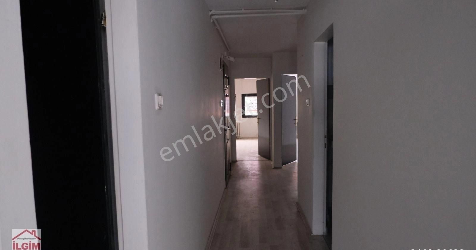 Kızılay Bayındır Sokakta Yapılı 2+1+sekrtaryalı Satılık Daıre - Görsel 9