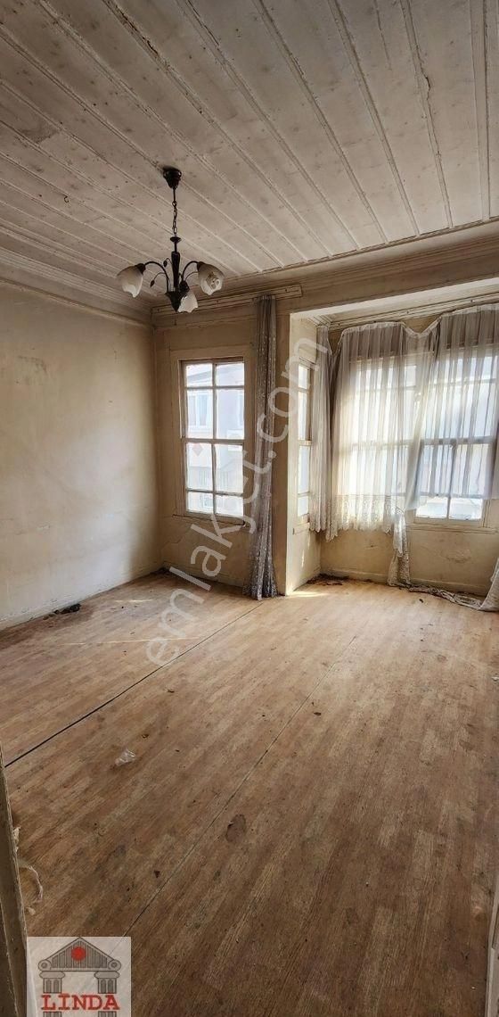 Yeşilköy'de 2. Derece Müstakil Ahşap Köşk - Görsel 6