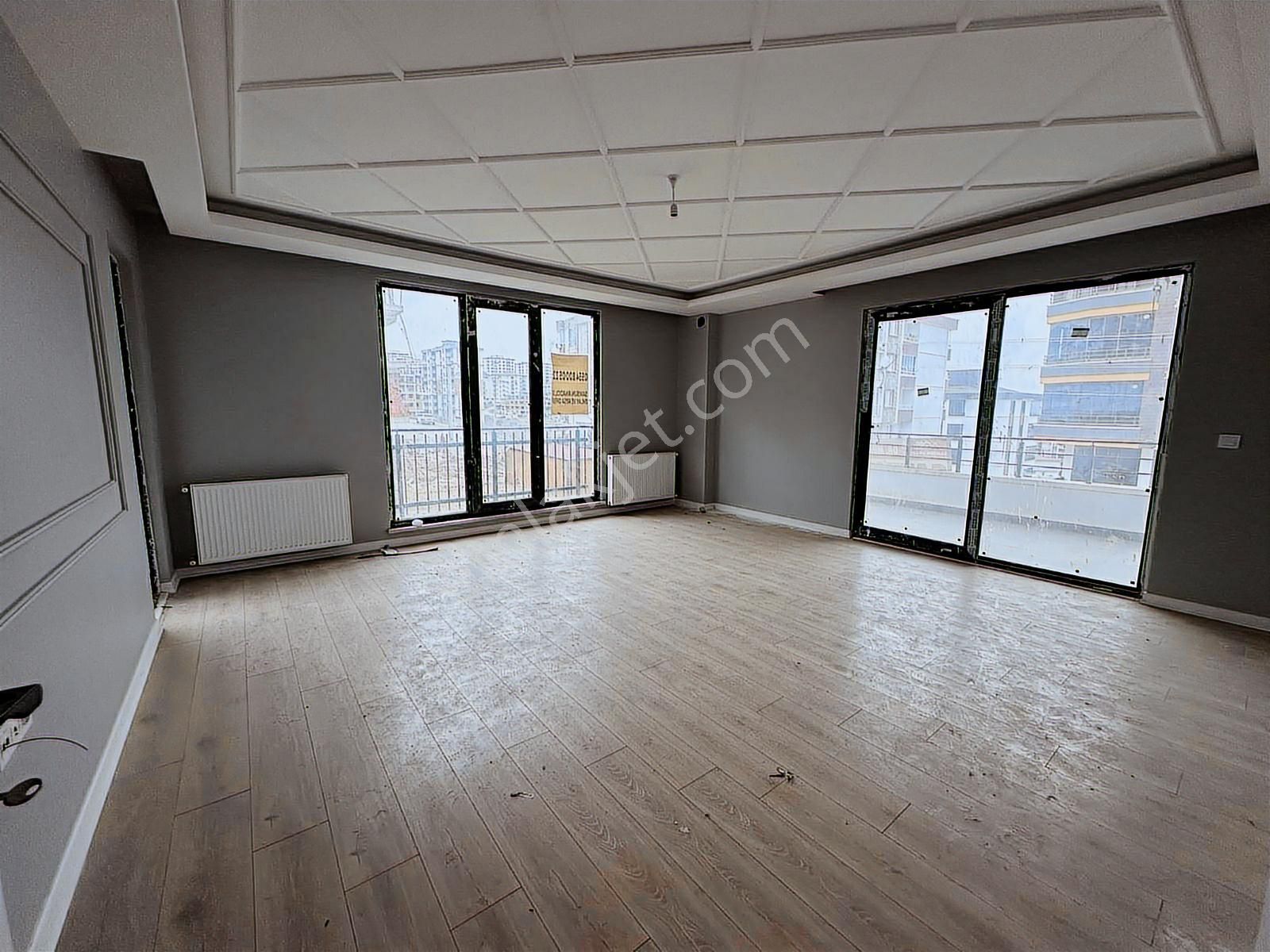 Caddeye Cephe 3 Katlı Butik Bina Ebeveyn Banyolu Satılık Daire - Görsel 13