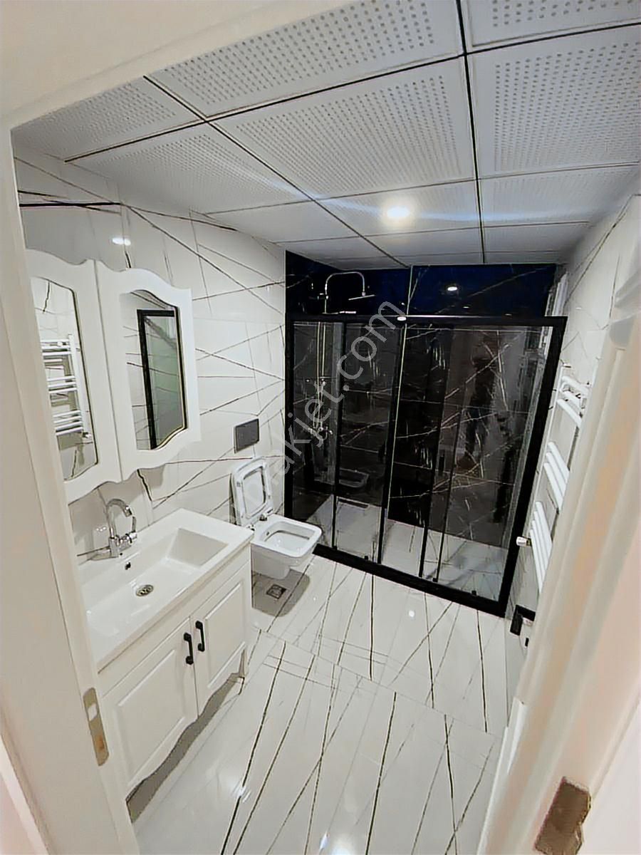 Caddeye Cephe 3 Katlı Butik Bina Ebeveyn Banyolu Satılık Daire - Görsel 6