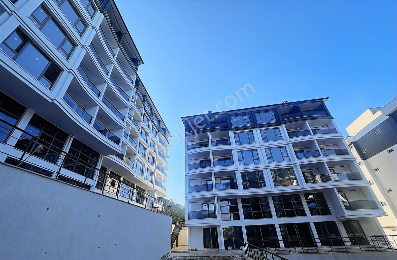 Truva'dan Acil-fırsat Çakırlar Korusu'nda Havuzlu Sitede 1+1 - Görsel 3