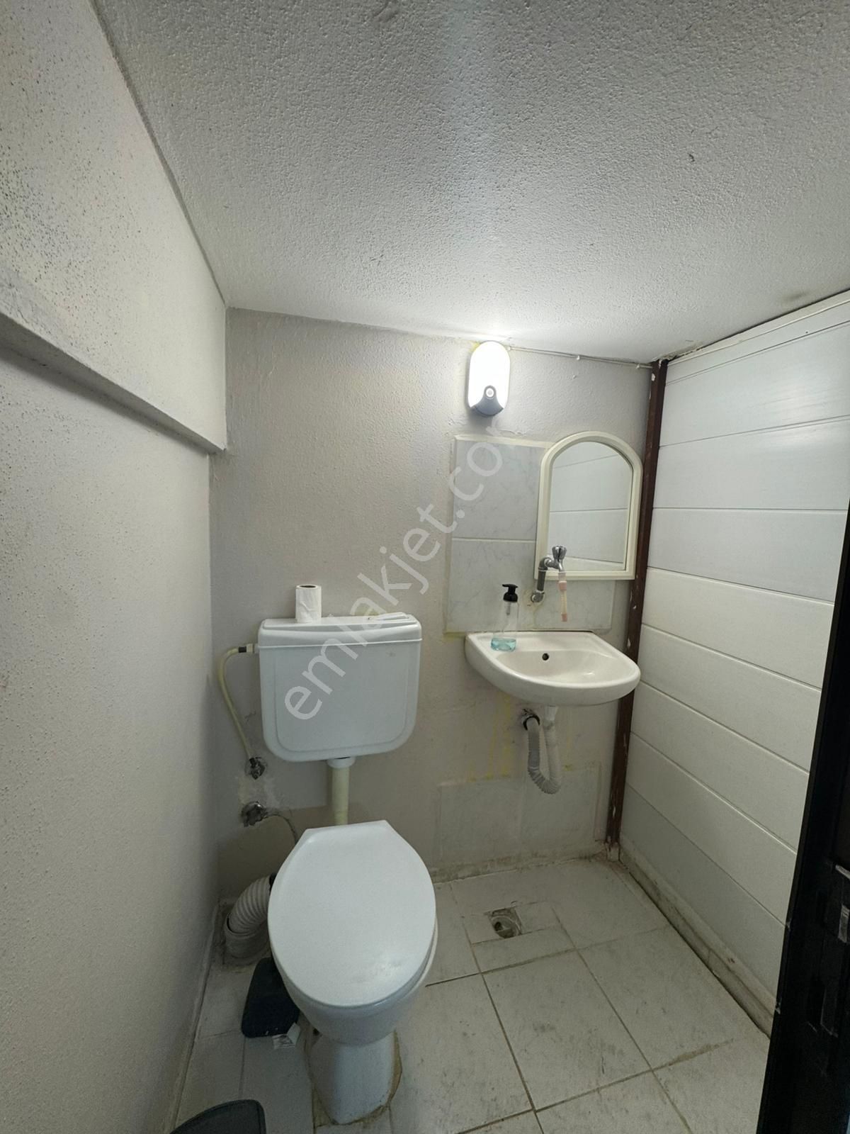 Gaziemir'de İşlek Lokasyonda Devren Kiralık Kuaför Salonu!!! - Görsel 8