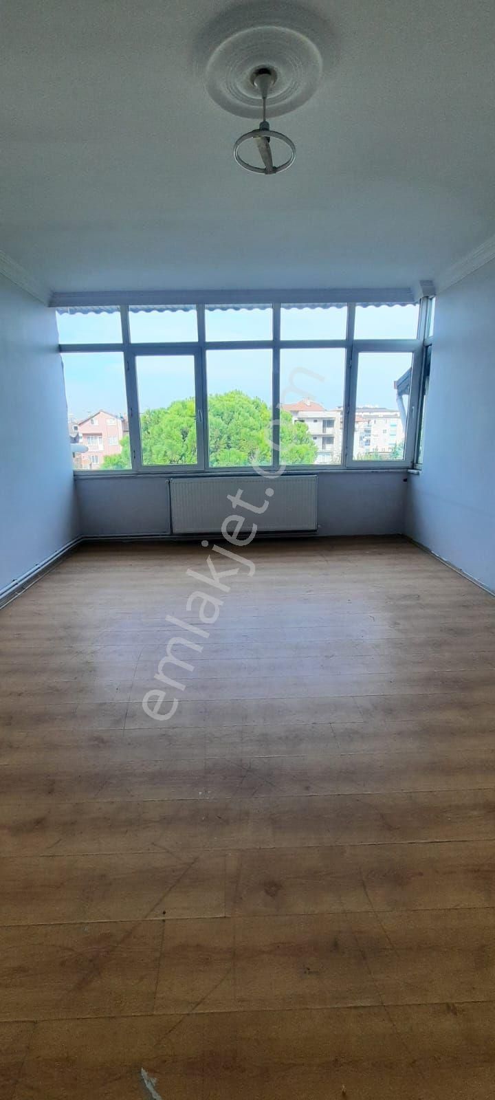 Muratdede Mahallesinde 170 M2 Arsa İçinde 3 Katlı Müstakil Bina