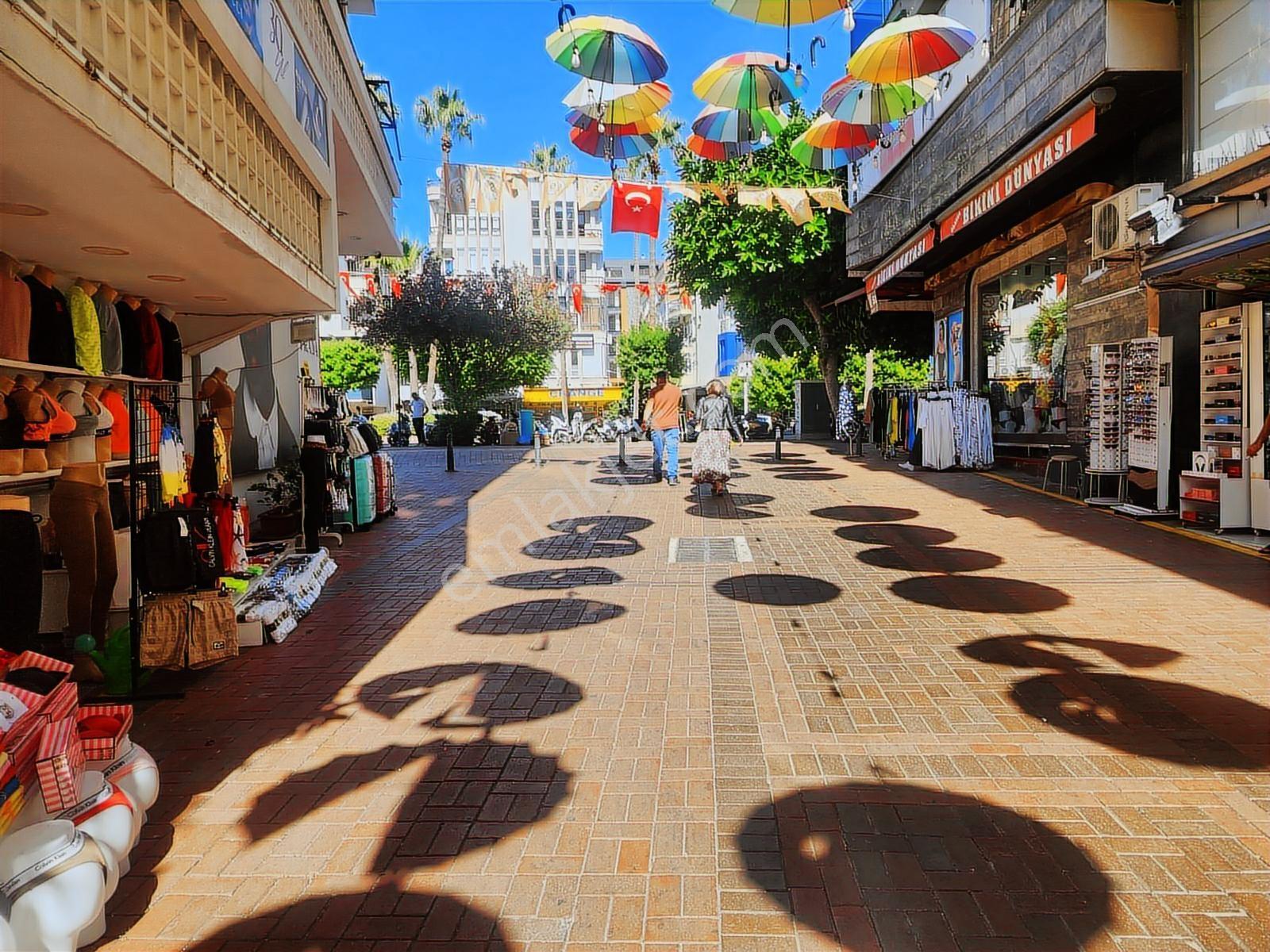 Alanya Nin Kalbinde Kiralık Kupon Dükkan - Görsel 24
