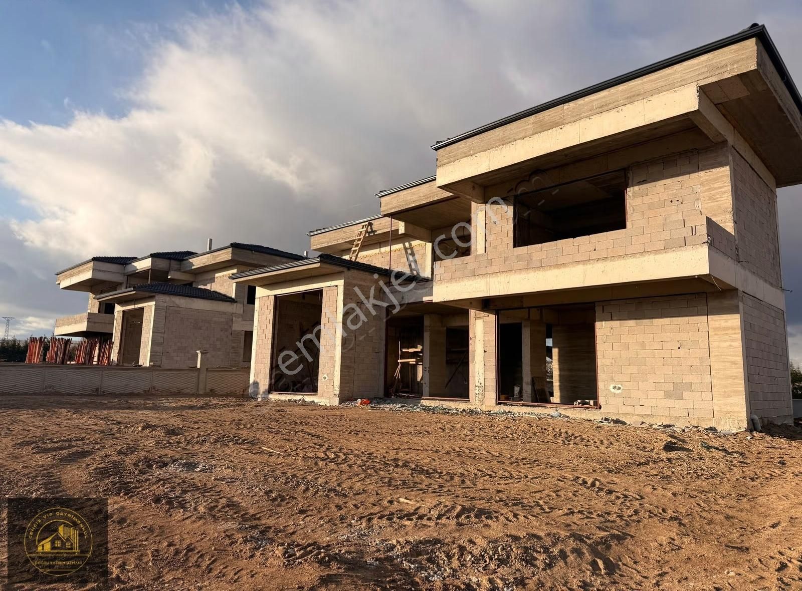 1500 M2 Arsa** Havuzlu** Kapalı Otopark**5+1 Villalar - Görsel 3