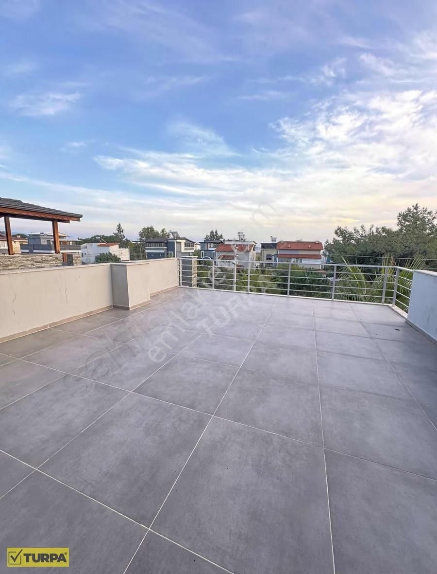 Seferihisar Ürkmez De Denize 200 Mt Site İçinde Eşyalı Triplex - Görsel 24