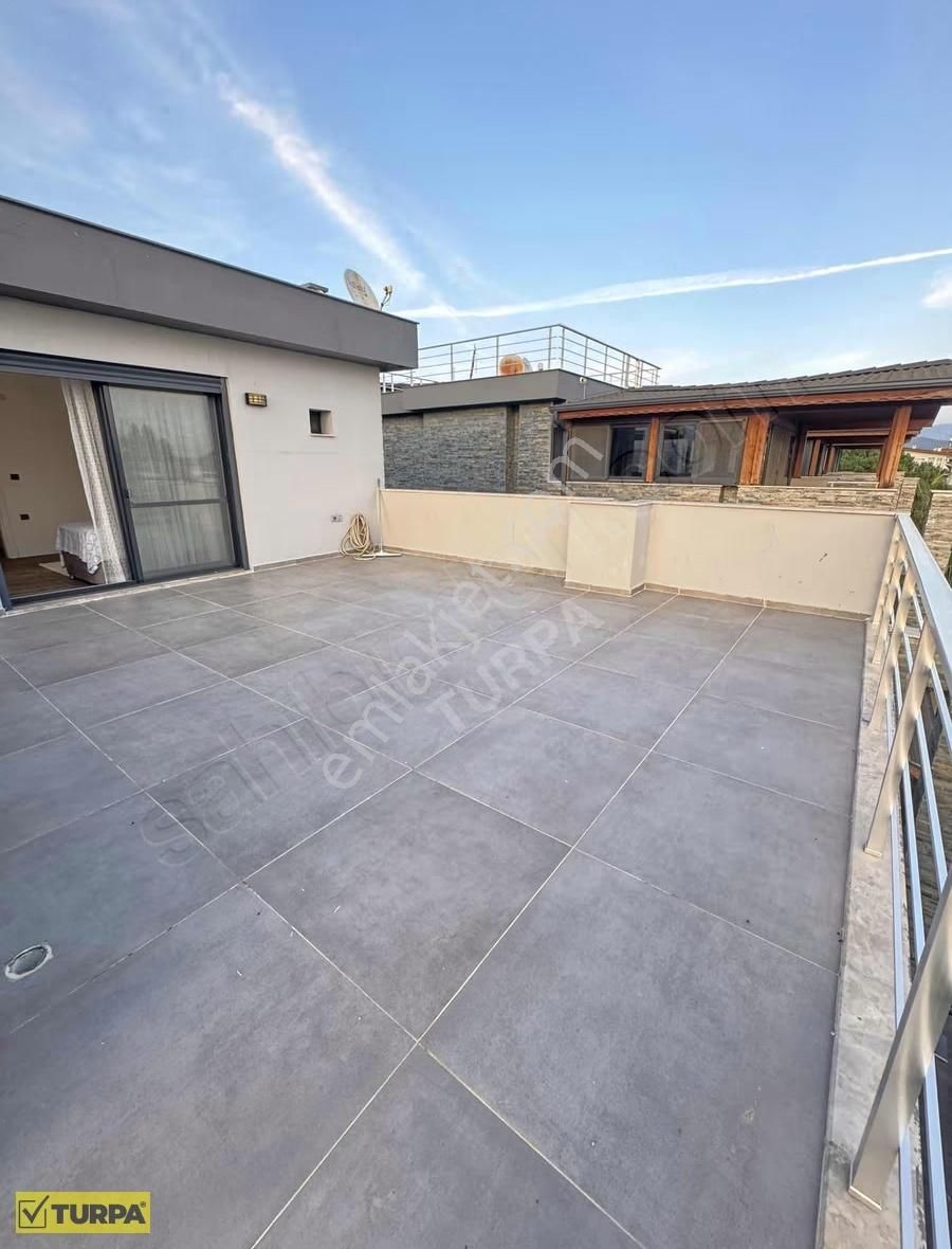 Seferihisar Ürkmez De Denize 200 Mt Site İçinde Eşyalı Triplex - Görsel 19