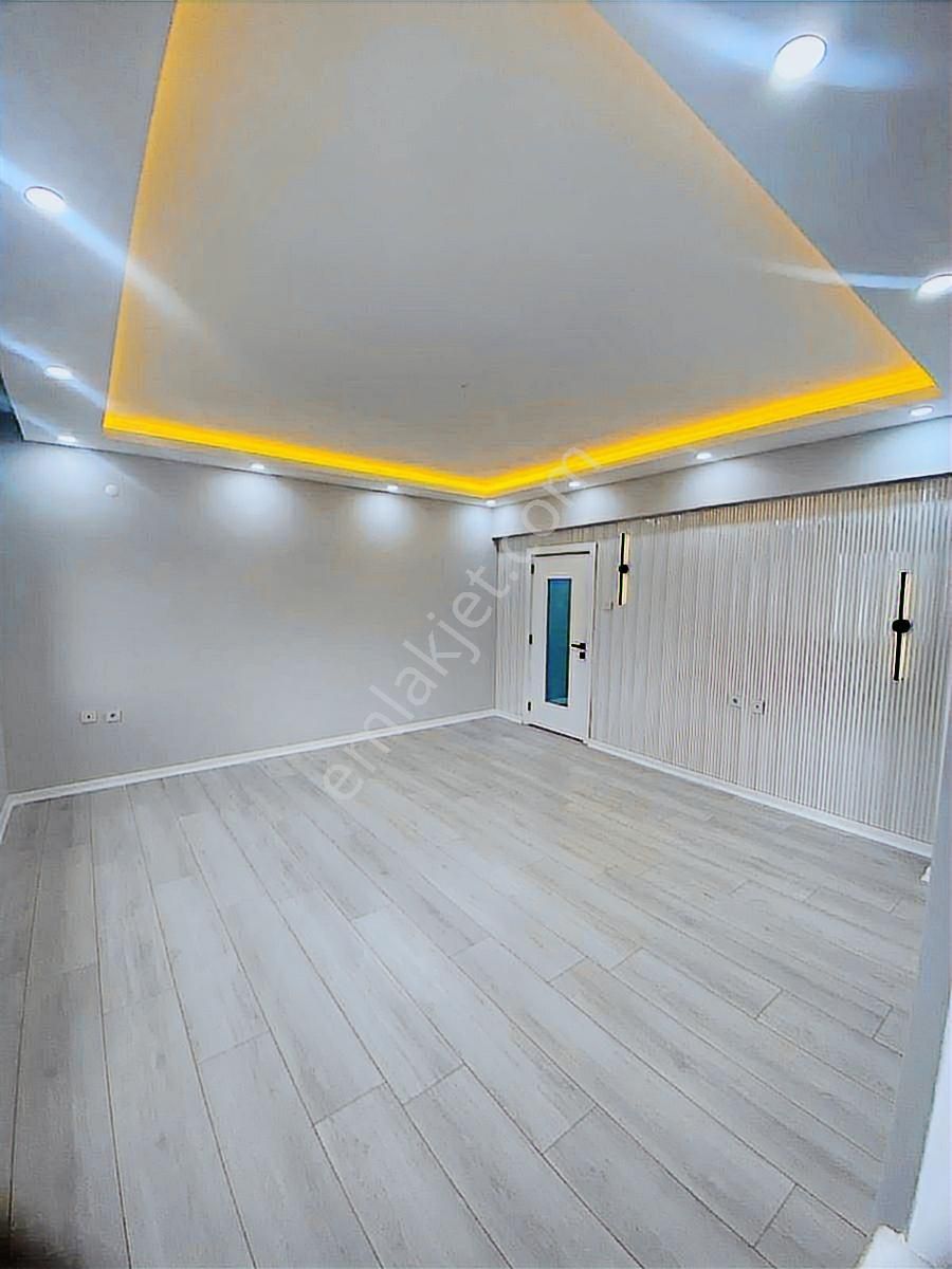 Muratpaşa Yetiler Mahallesinde Geniş & Krediye Uygun 3+1