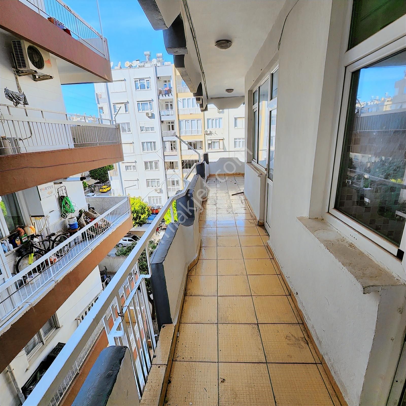 Antalya Dokuma Da Caddeüstü Asansörlü Otoparklı Kiralık 3+1daire - Görsel 9