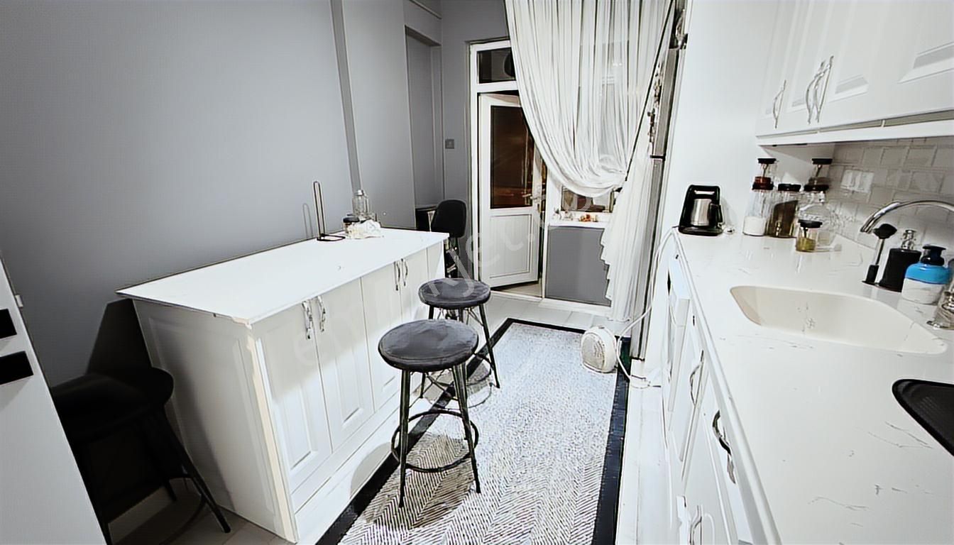 Sahile Yakın 3+1 150 M² Full Yapılı Asansörlü Ve Caddeye Cephe - Görsel 12