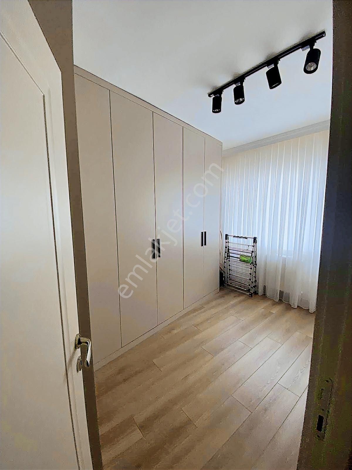 Satılık 2+1 Harika Konumda Temiz 3. Kat Satılık Daire - Görsel 14