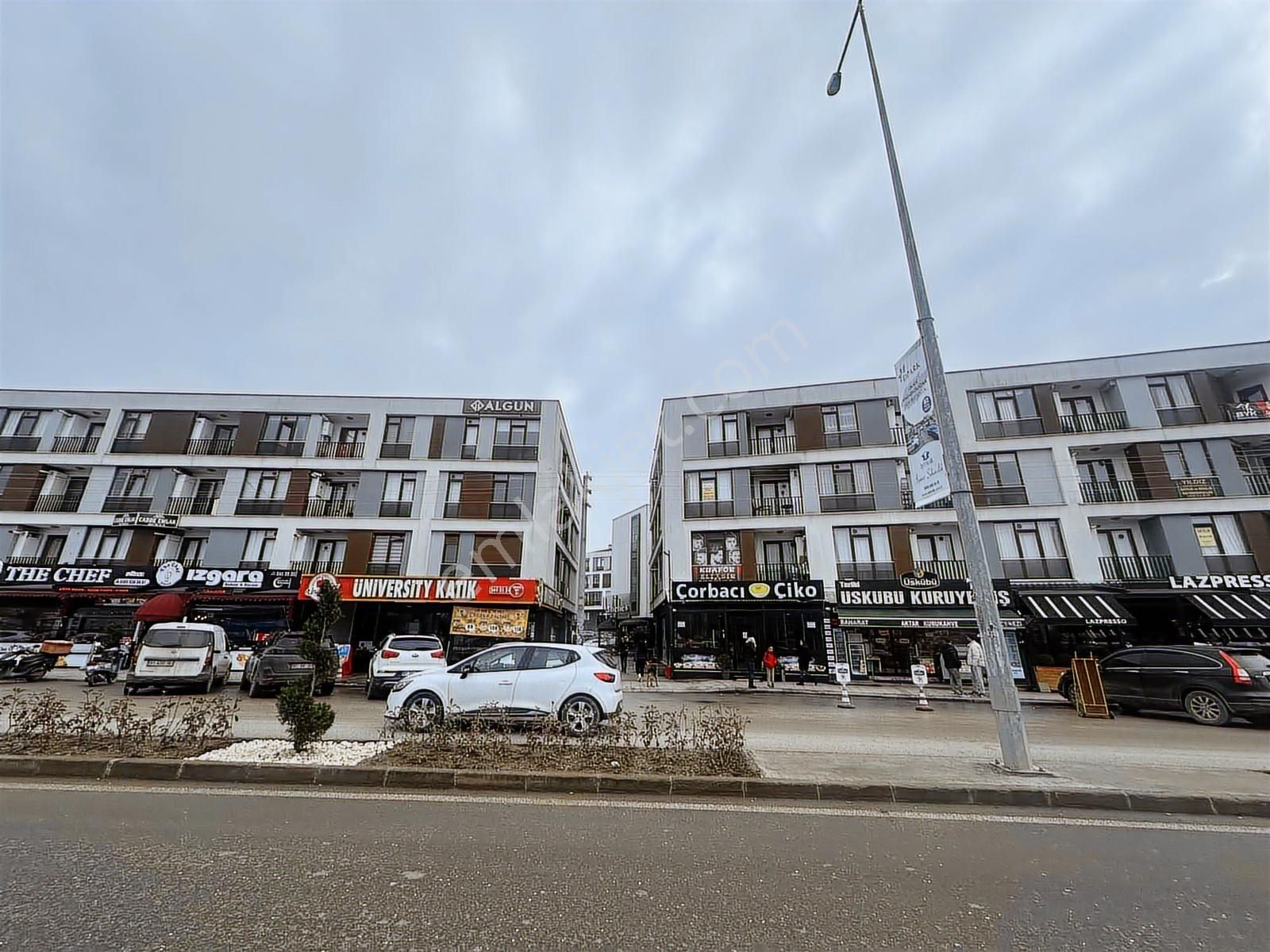 Son Fiyat Algün Ünivercity Sitesinde Cadde Cepheli Daire - Görsel 2