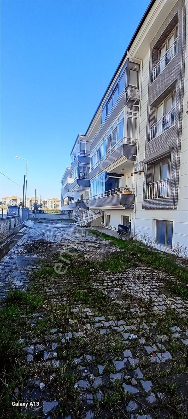 520 Gayrimenkulden 150 Evler Mah.3+1 Doğalgazlı Daire - Görsel 3