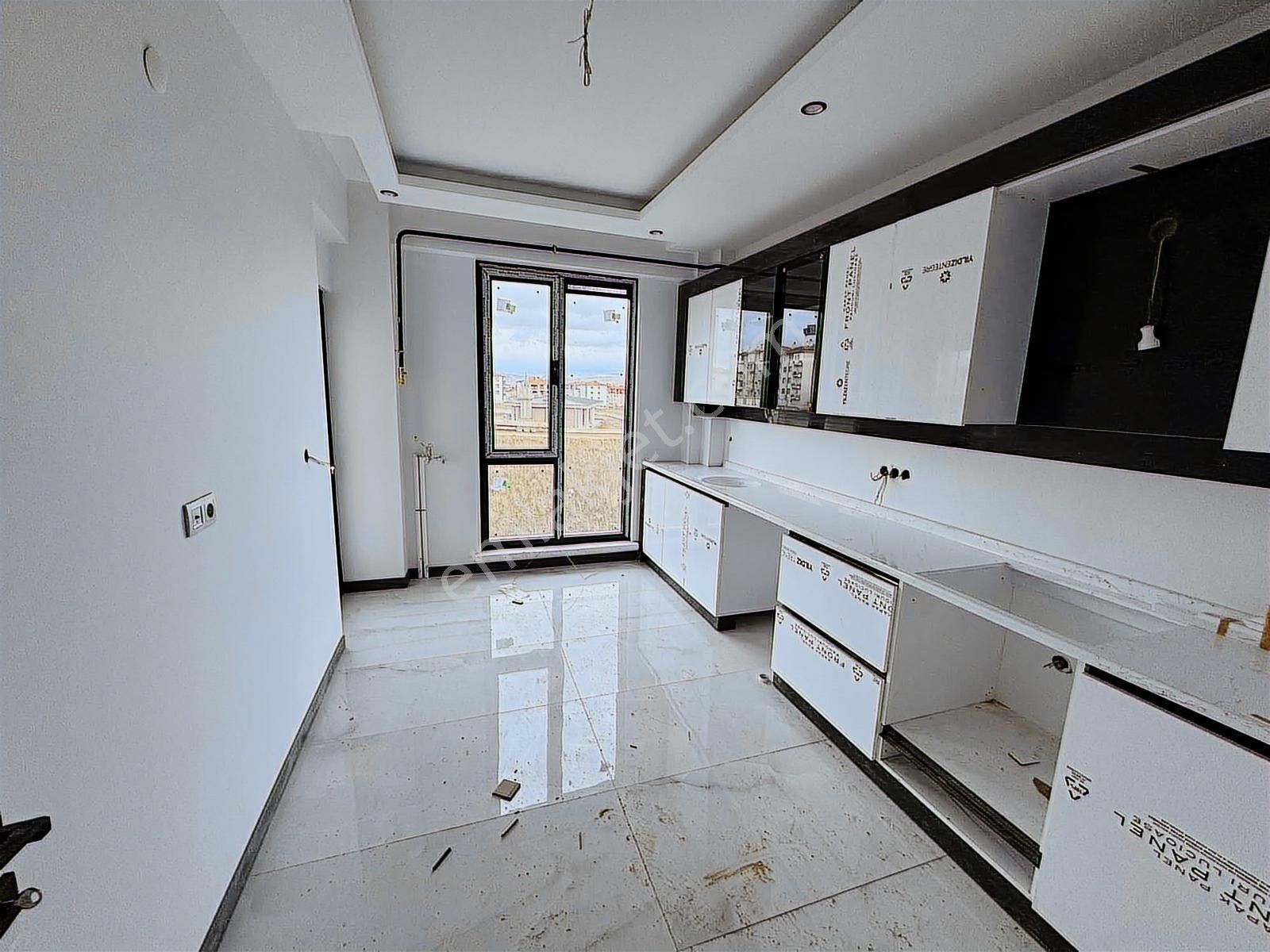 Sağlam Emlaktan Fatihte Satılık Lüks 3+1 Asansörlü Daireler - Görsel 9