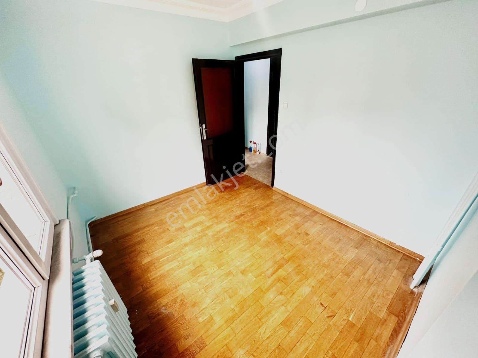 Turyap'tan Minibüs Caddesine Yakın Konumda Arakat Balkonlu 3+1 - Görsel 4