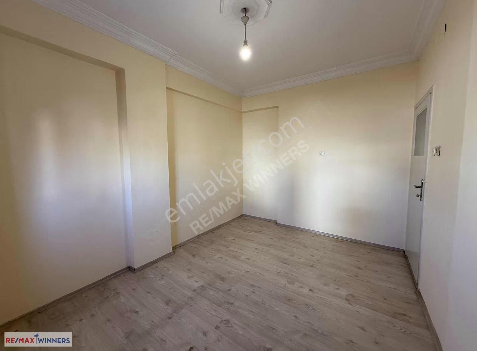 Kiralık Ayrı Mutfaklı Geniş 3+1 Daire Soğuksu Asansörsüz - Görsel 22