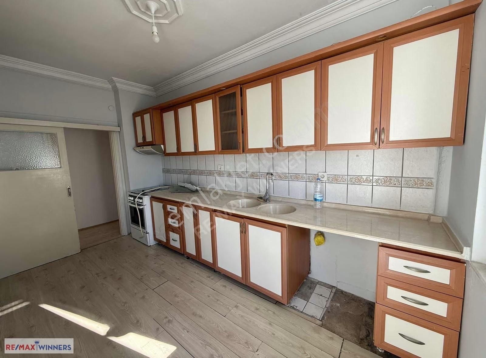 Kiralık Ayrı Mutfaklı Geniş 3+1 Daire Soğuksu Asansörsüz - Görsel 23