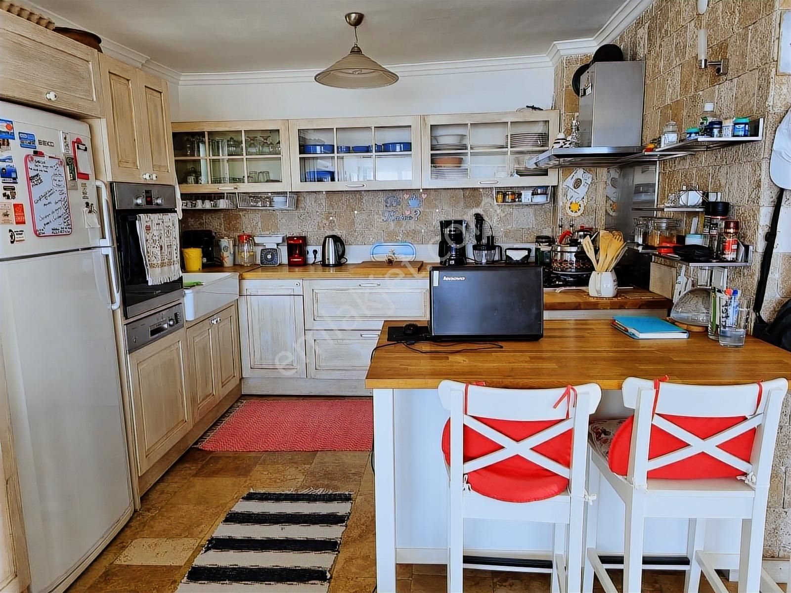 Bodrum Bankev`de Modern Dokunuşla Yenilenmiş 2+1 Çift Banyolu - Görsel 9