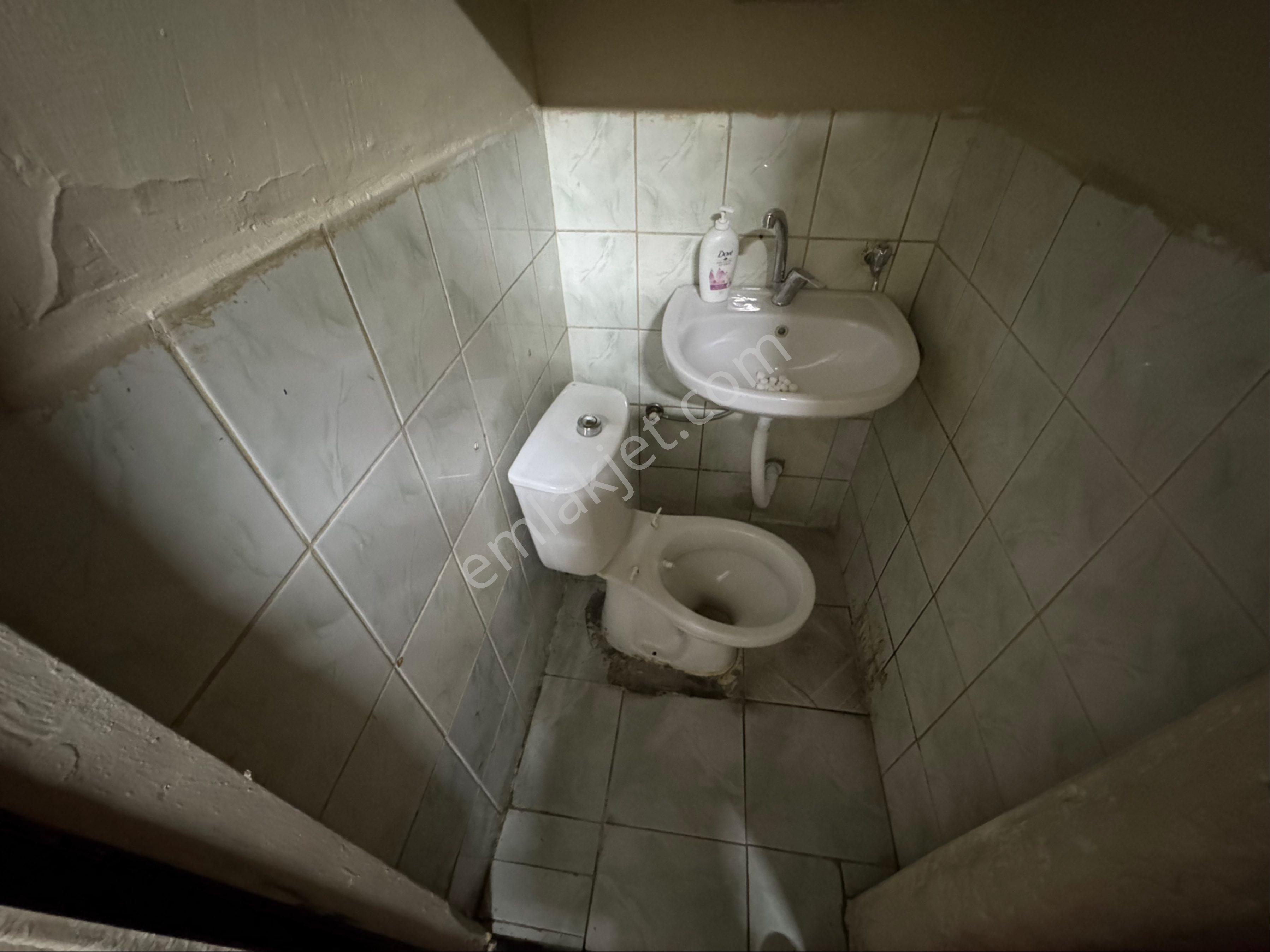 Kağıthane Emniyet Evlerde Metroya Çok Yakın Kiralık Giriş Dükkan - Görsel 5