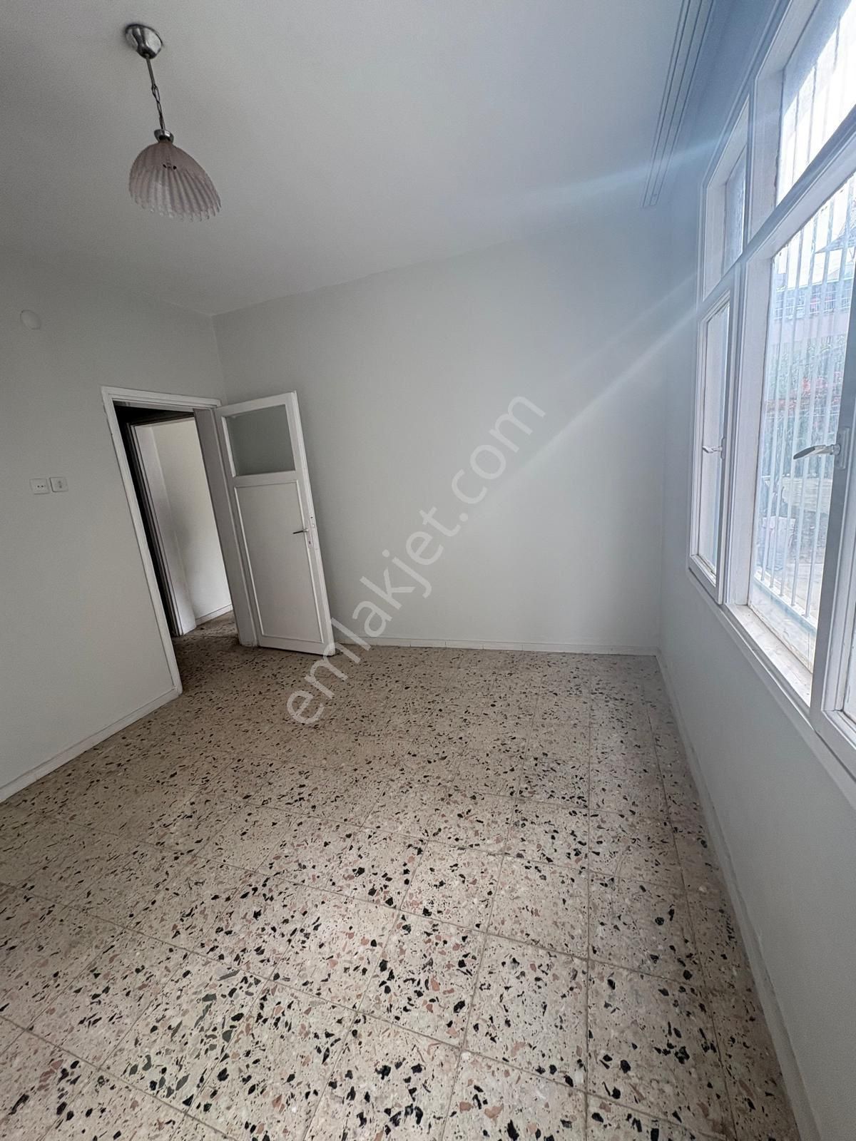 Demetevler De 2+1 Uygun Fiyata Zemin Kat Kiralık Müstakil Ev - Görsel 2