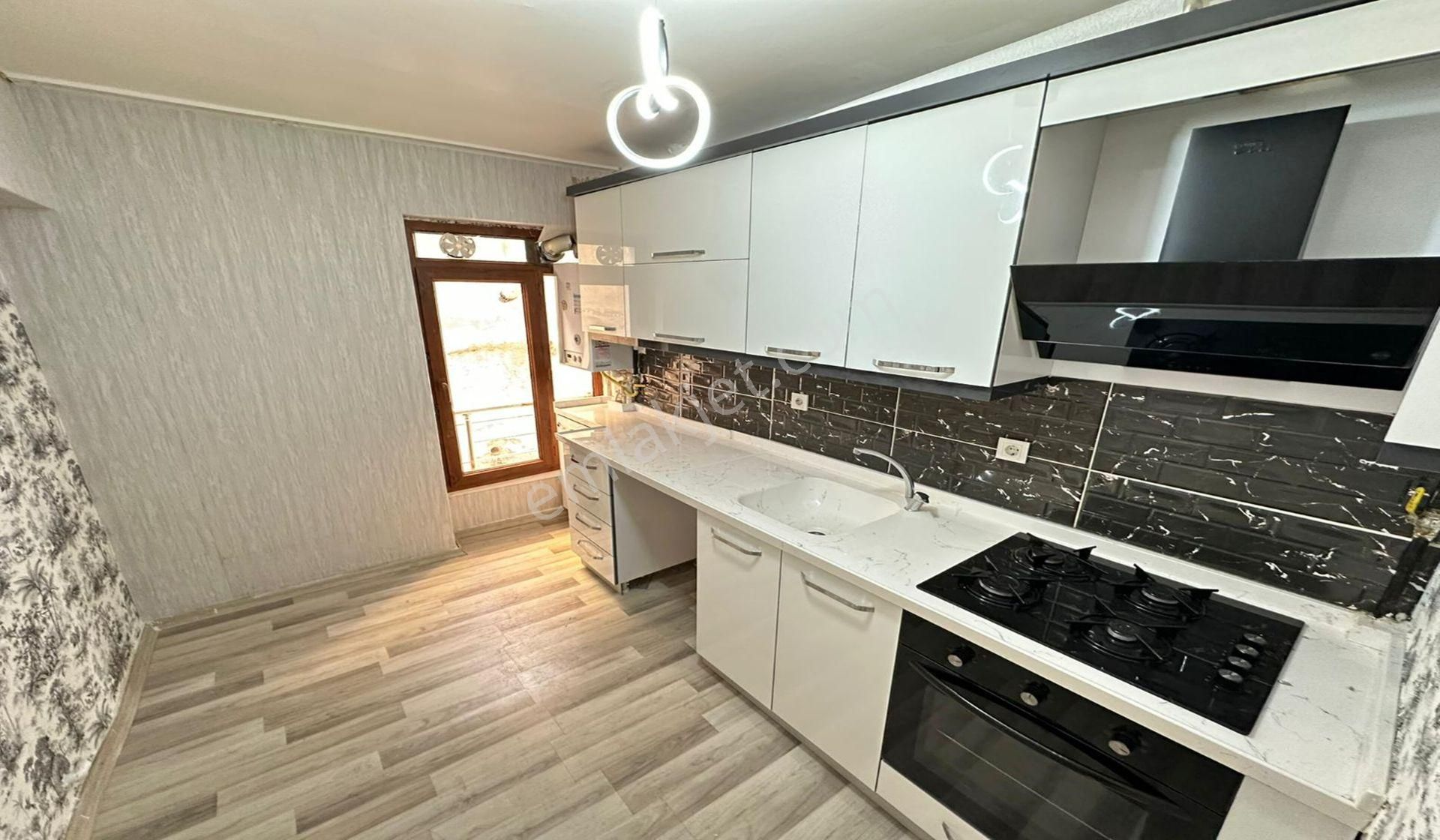 Bademlik Necip Fazıl Okulu Yakını Ful Yapılı Asansörlü