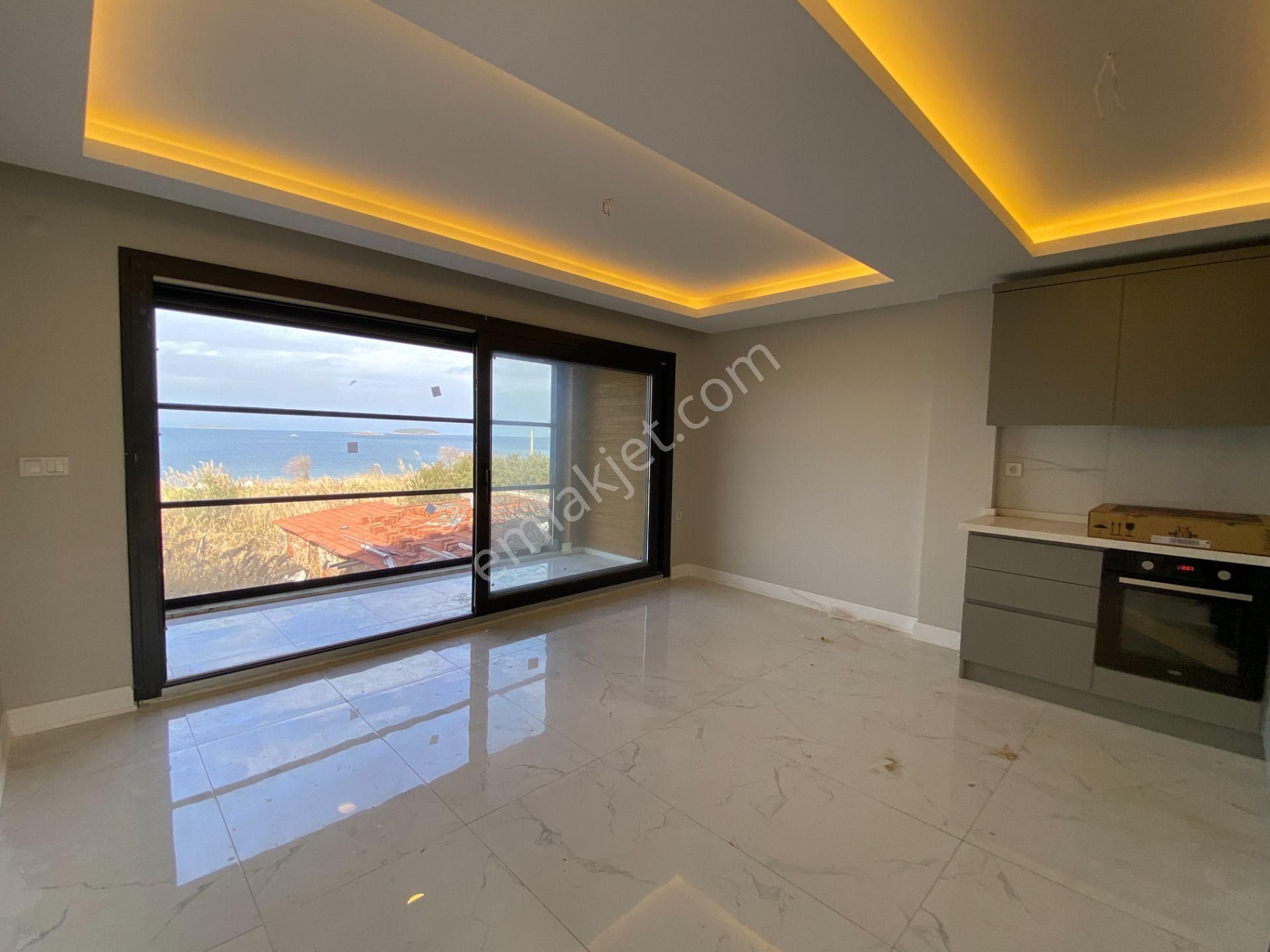 Ayvalık Şirinkentte Satılık 2+1 Denize Sıfır Concept Daire