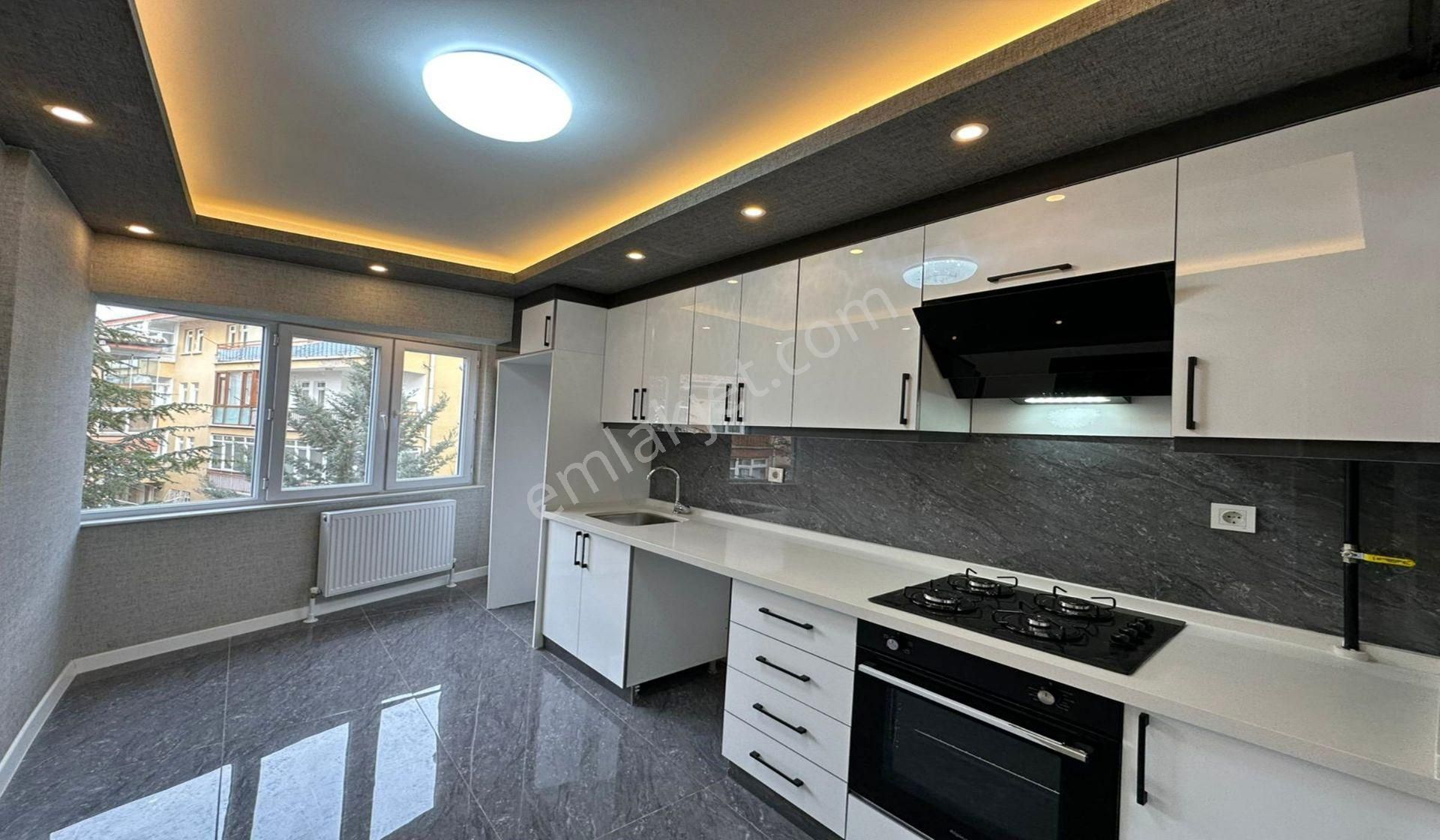 Aşağıeğlence Göbek Yakının 3+1 Bağımsız Lüksyapılı Çift Banyolu