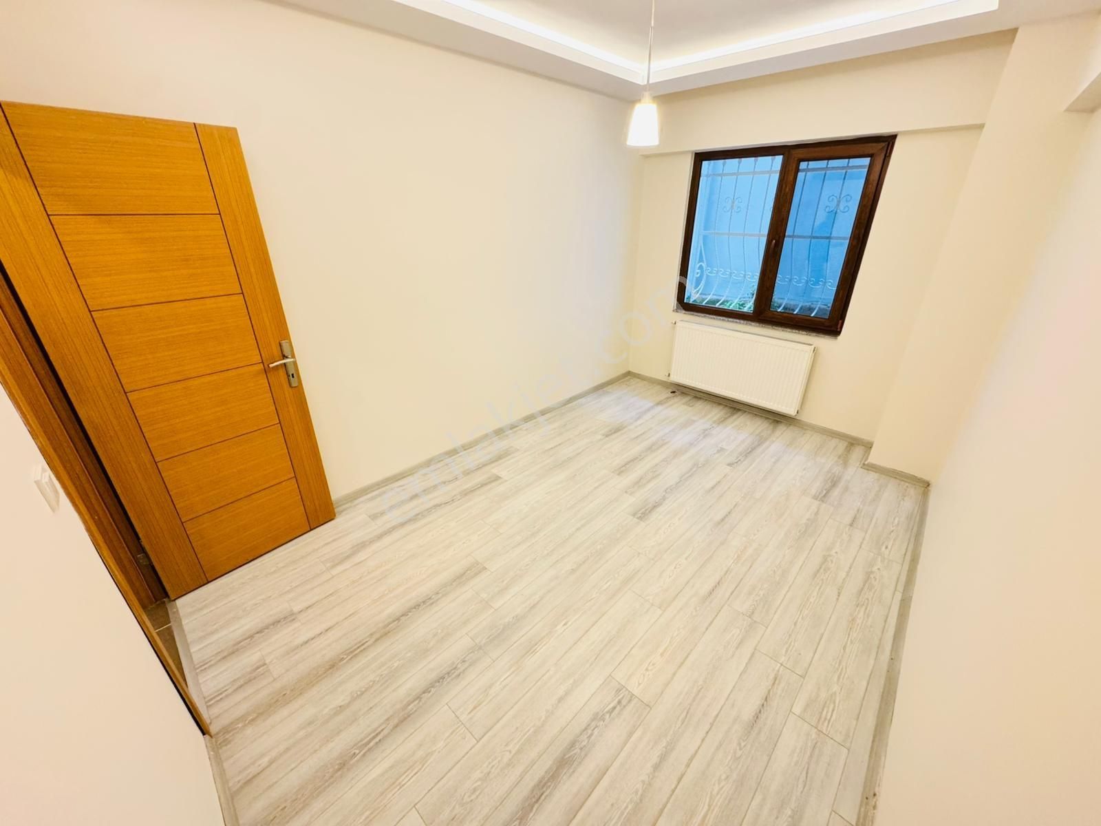 █ Konfor █ 50. Yıl Koru'da Ayrı Mutfaklı Geniş Bahçe Teraslı 1+1 - Görsel 32