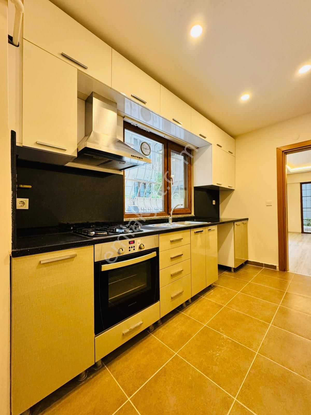 █ Konfor █ 50. Yıl Koru'da Ayrı Mutfaklı Geniş Bahçe Teraslı 1+1 - Görsel 9