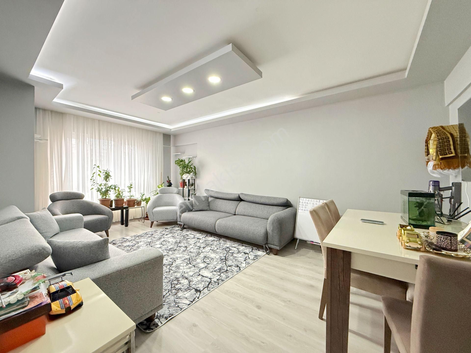 Pursaklar Mehmet Zengin Emlak'tan Merkez Mah. 1.kat 3+1 Ful Yapılı Daire