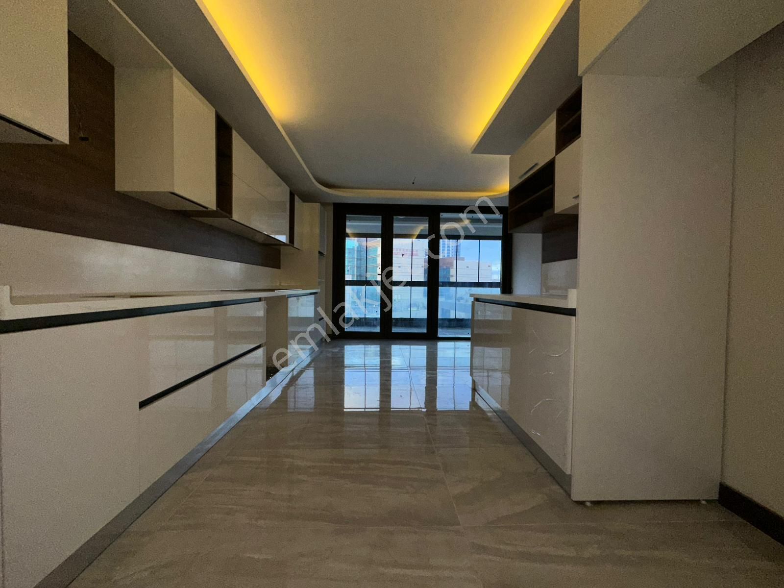 Pursaklar Mehmet Zengin Emlak'tan Hastane Yakını Çift Banyolu 4+1 3.kat Ultra Lüks Sitede Daire - Görsel 3