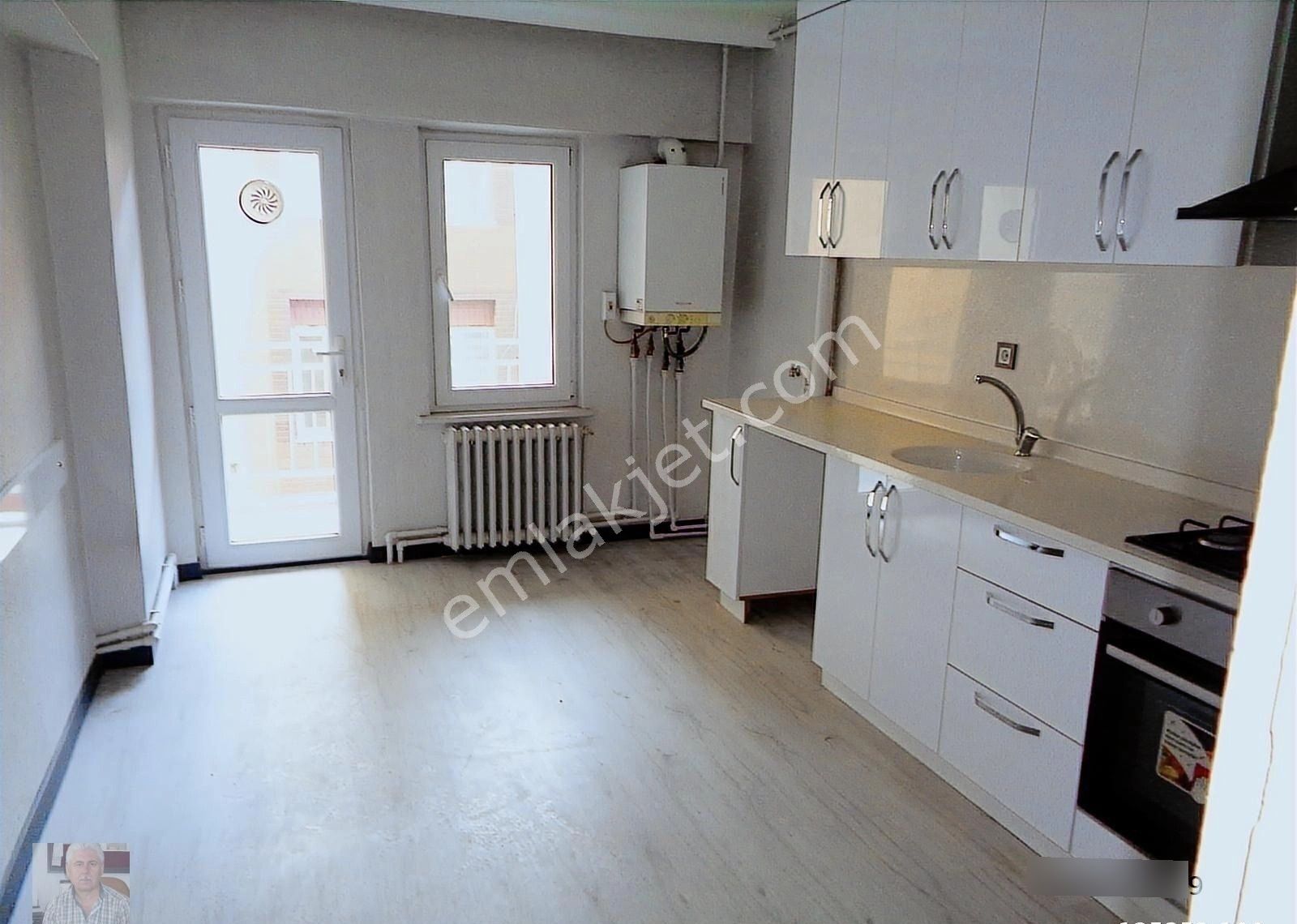 Merkez Yeni Mah. Vatan Caddesinde Asansörlü Daire