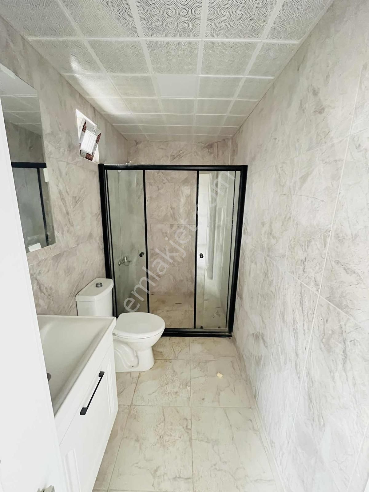 Yuvam'dan Merkezi Konumda Geniş Oturum Sıfır Öncephe Kiralık 2+1 - Görsel 33