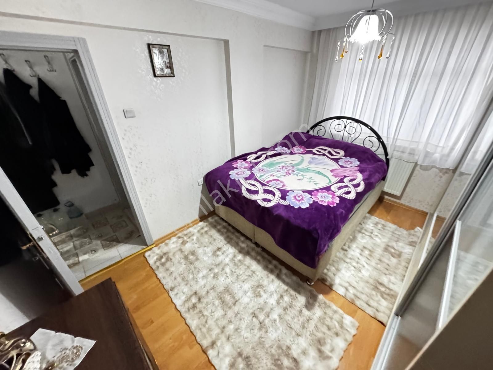 Yunus Emre Cad. Ve Danışment Göbeğe 5 Bina Katta 3+1 Tek Bağımlı - Görsel 17