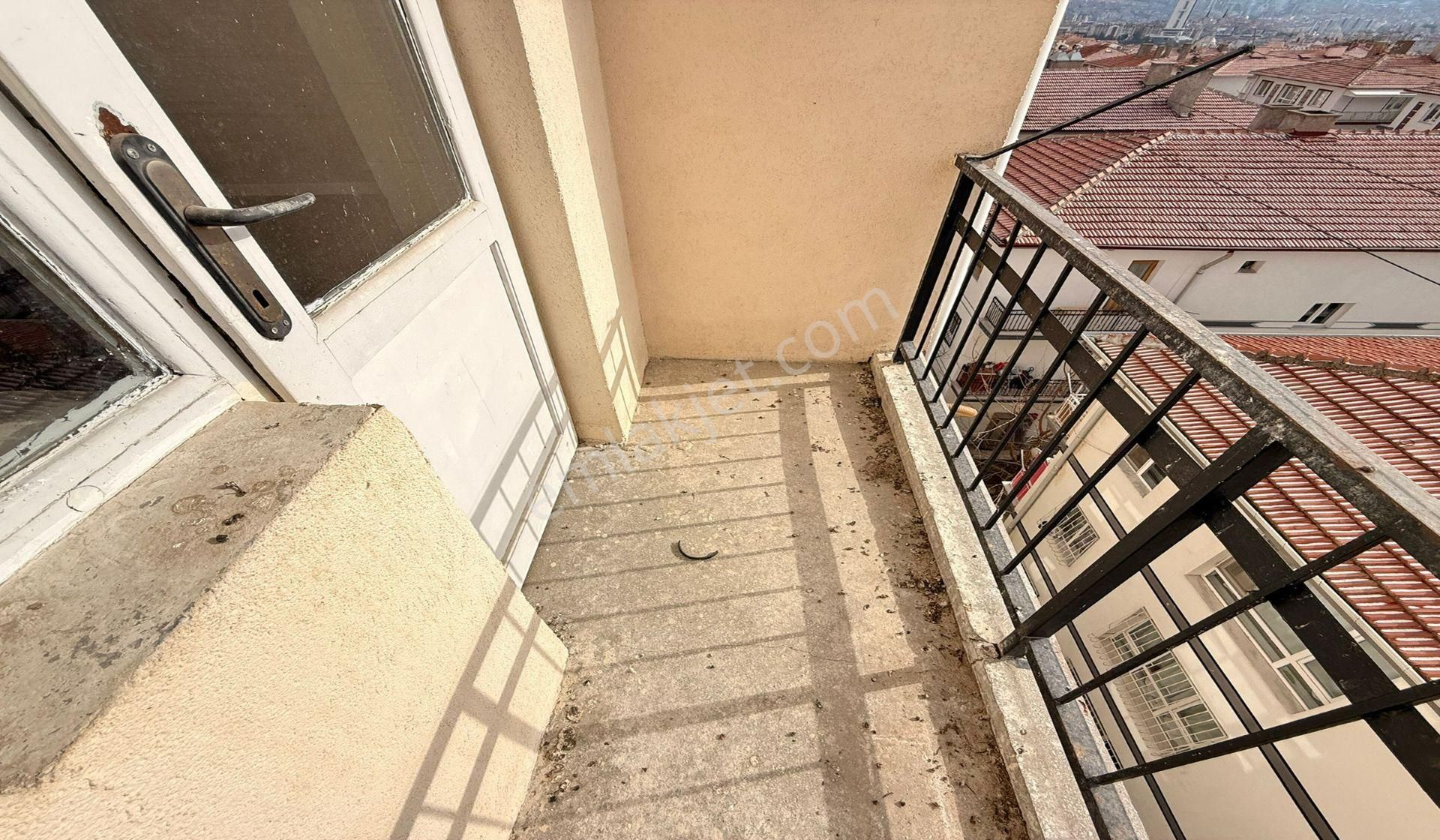 19 Mayıs Dumlupınar Okulu Yakını 3+1 Katta Manzaralı - Görsel 7