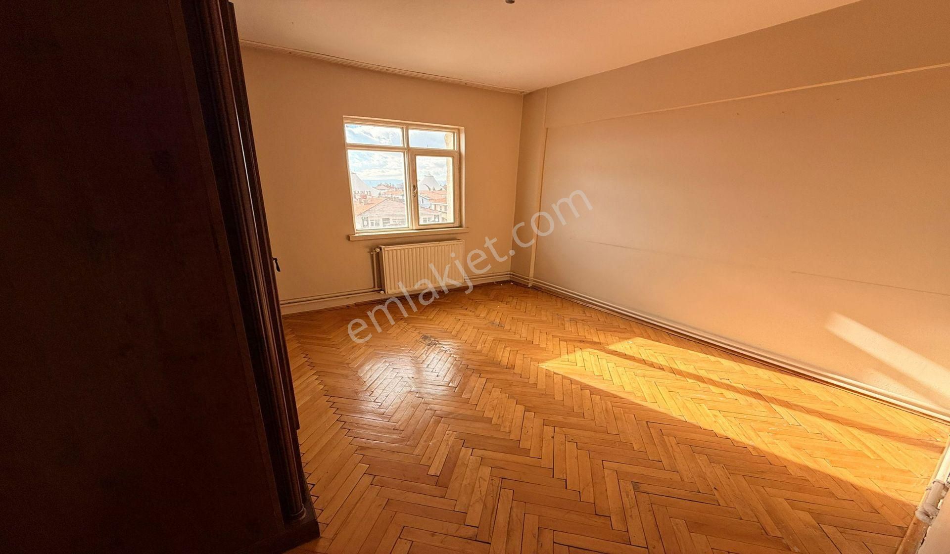 19 Mayıs Dumlupınar Okulu Yakını 3+1 Katta Manzaralı - Görsel 26