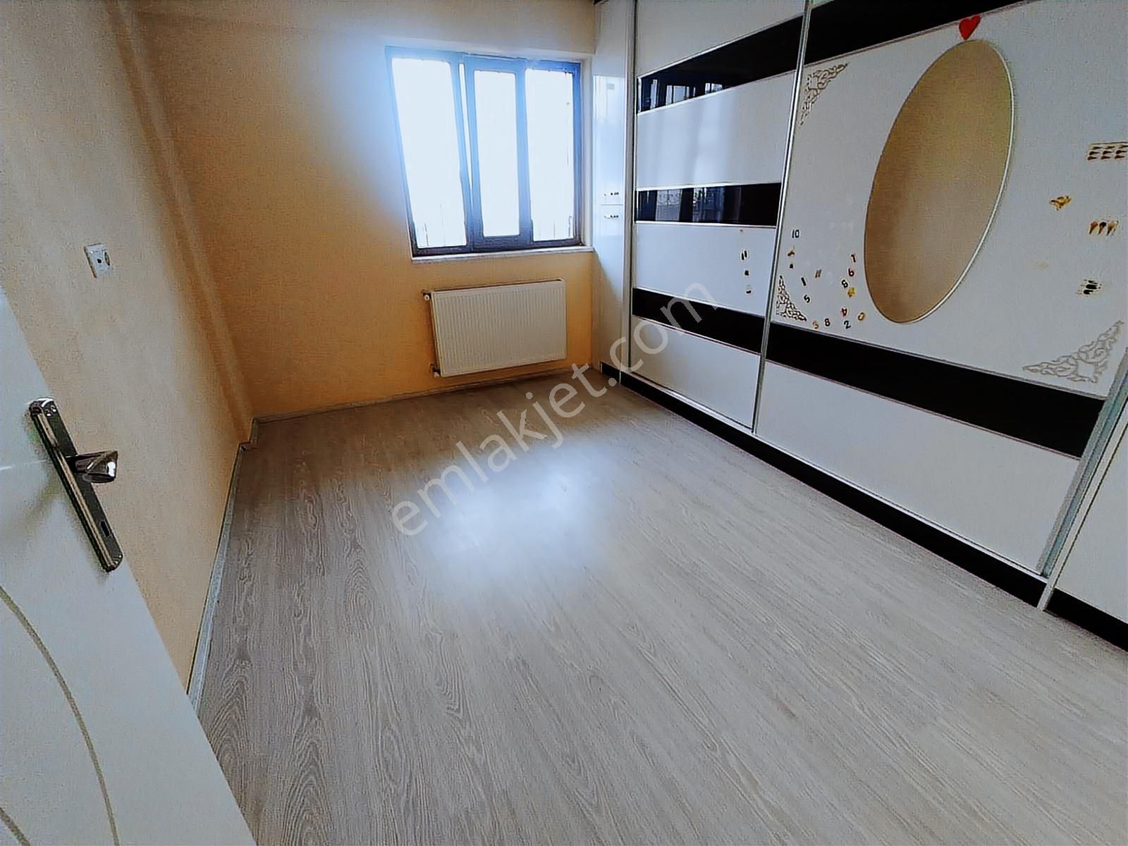 Zümrüt Mahallesinde 100m 2+1 Kiralık Daire - Görsel 19