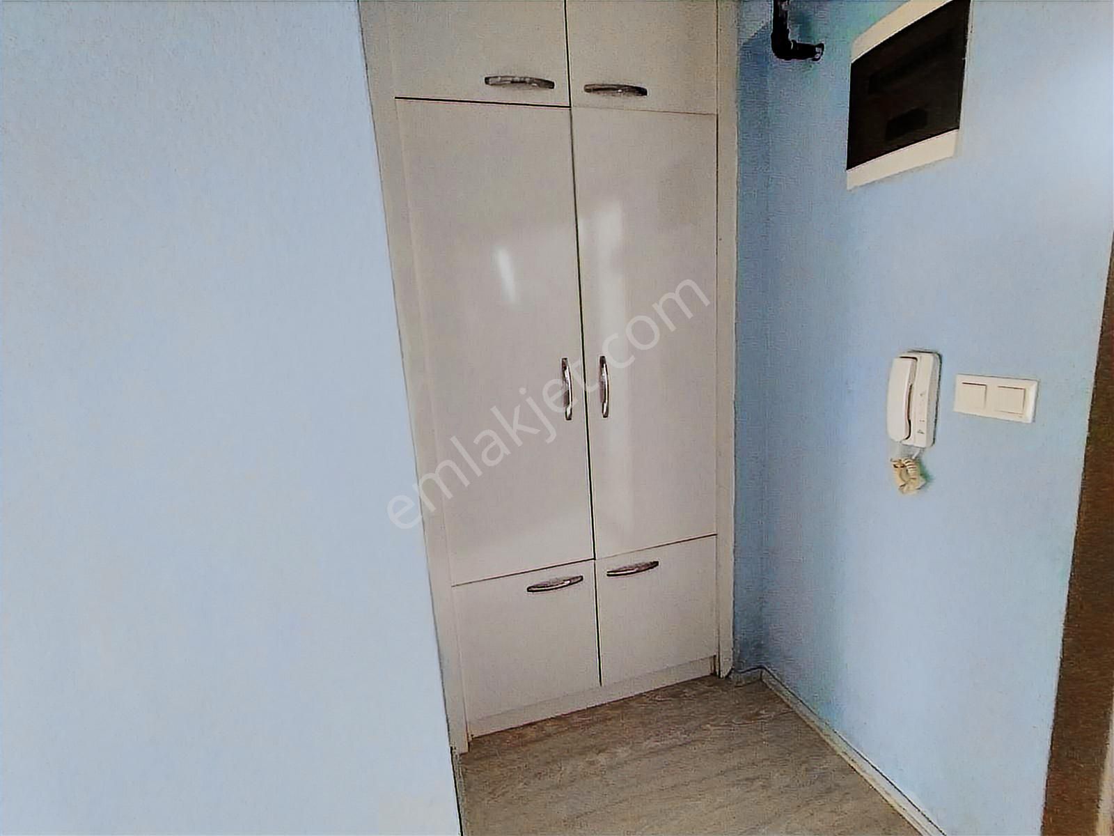 Zümrüt Mahallesinde 100m 2+1 Kiralık Daire - Görsel 7