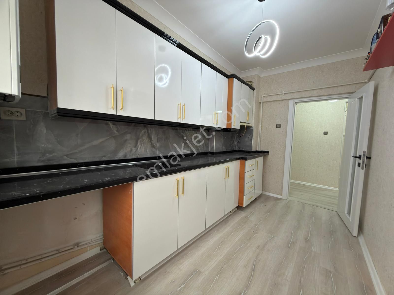 Kariyerden Etlik Şehrin Göbeğinde Satılık Lüks 3+1 Uygun Daire - Görsel 3