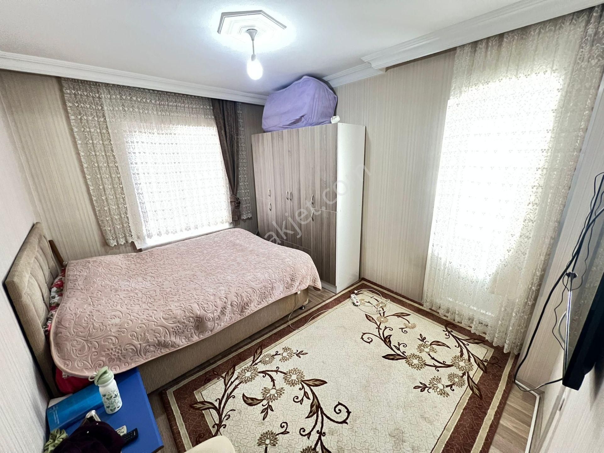 Sakızağacı Caddesi 1.kat 3+1 Ön Cephe Geniş Bağımsız Cam Balknlu - Görsel 19