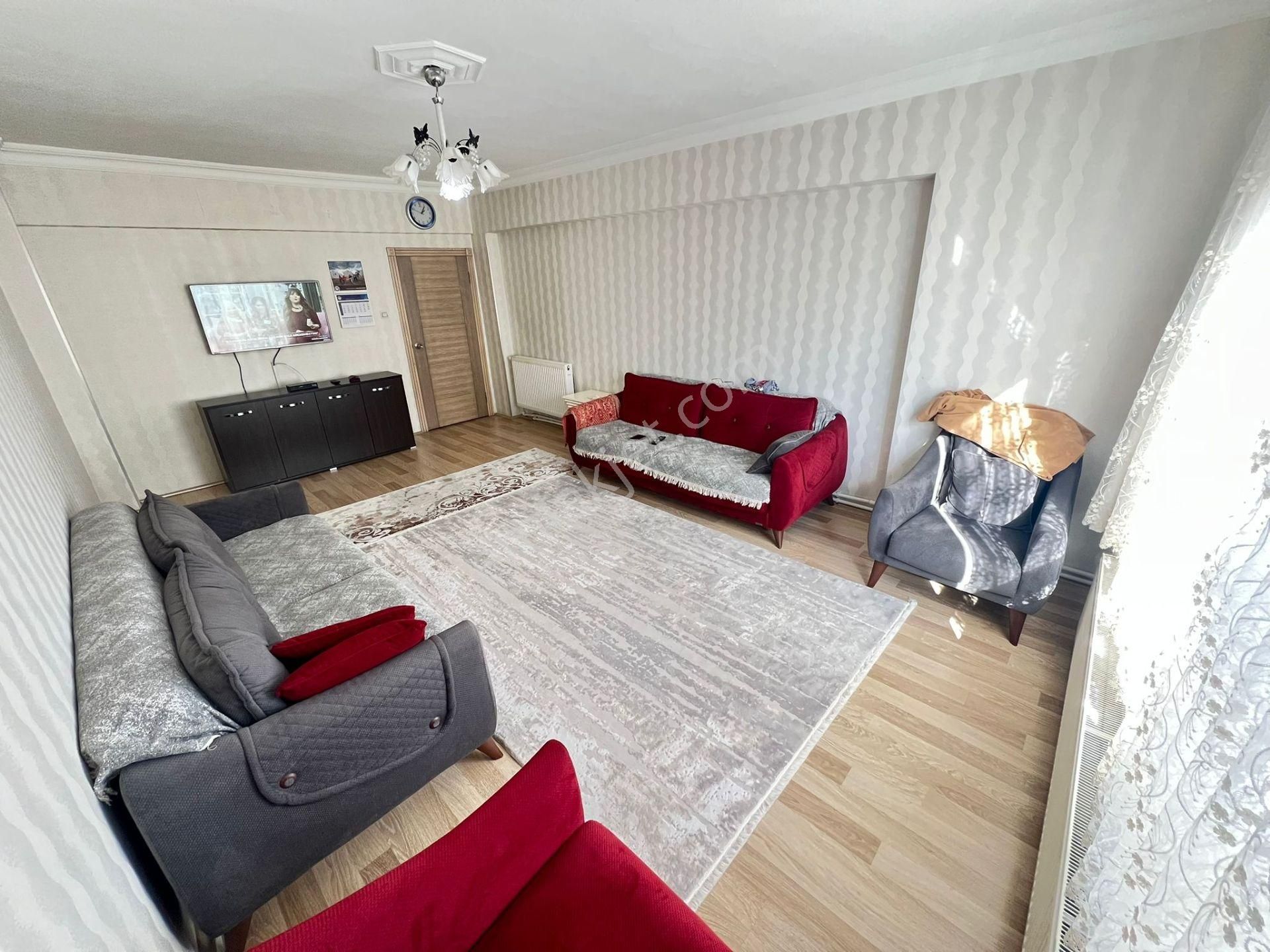 Sakızağacı Caddesi 1.kat 3+1 Ön Cephe Geniş Bağımsız Cam Balknlu - Görsel 7