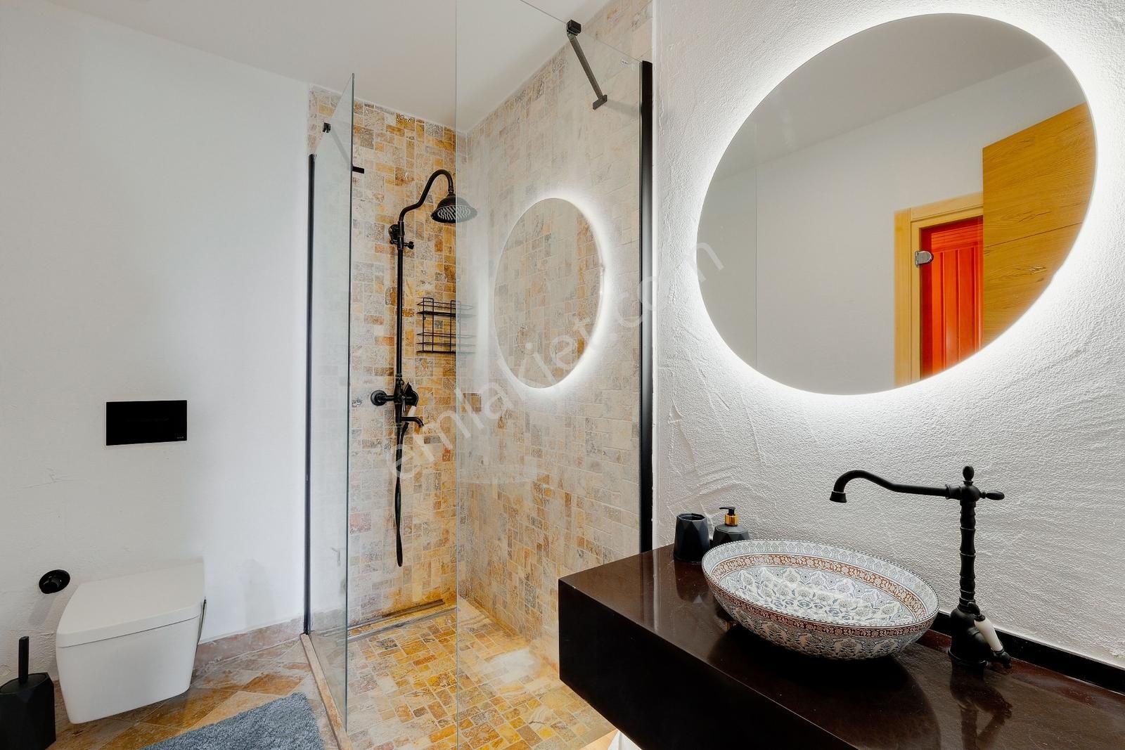 Alaçatı Port Yakını Bahçeli Balkonlu Havuzlu Dubleks 1+1 Daire - Görsel 8