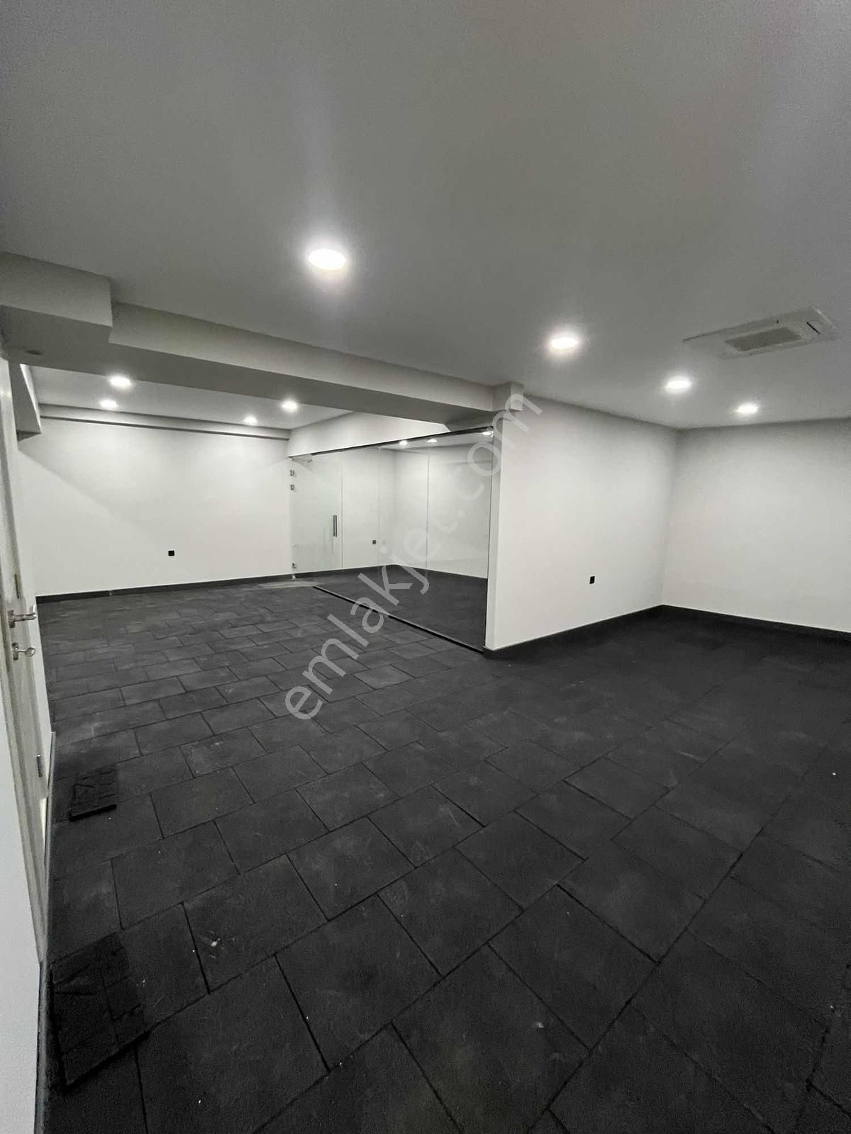 Bornovada İçi Full Yapılı Kdv Avantajlı Kiralık Dükkan - Görsel 23