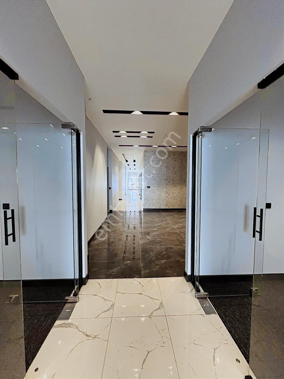 Bornovada İçi Full Yapılı Kdv Avantajlı Kiralık Dükkan - Görsel 16