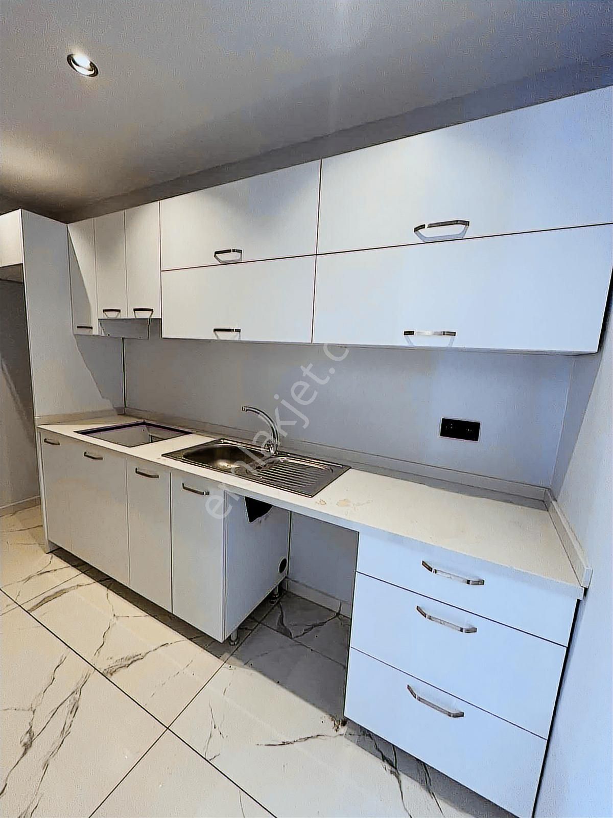 Bornovada İçi Full Yapılı Kdv Avantajlı Kiralık Dükkan - Görsel 29