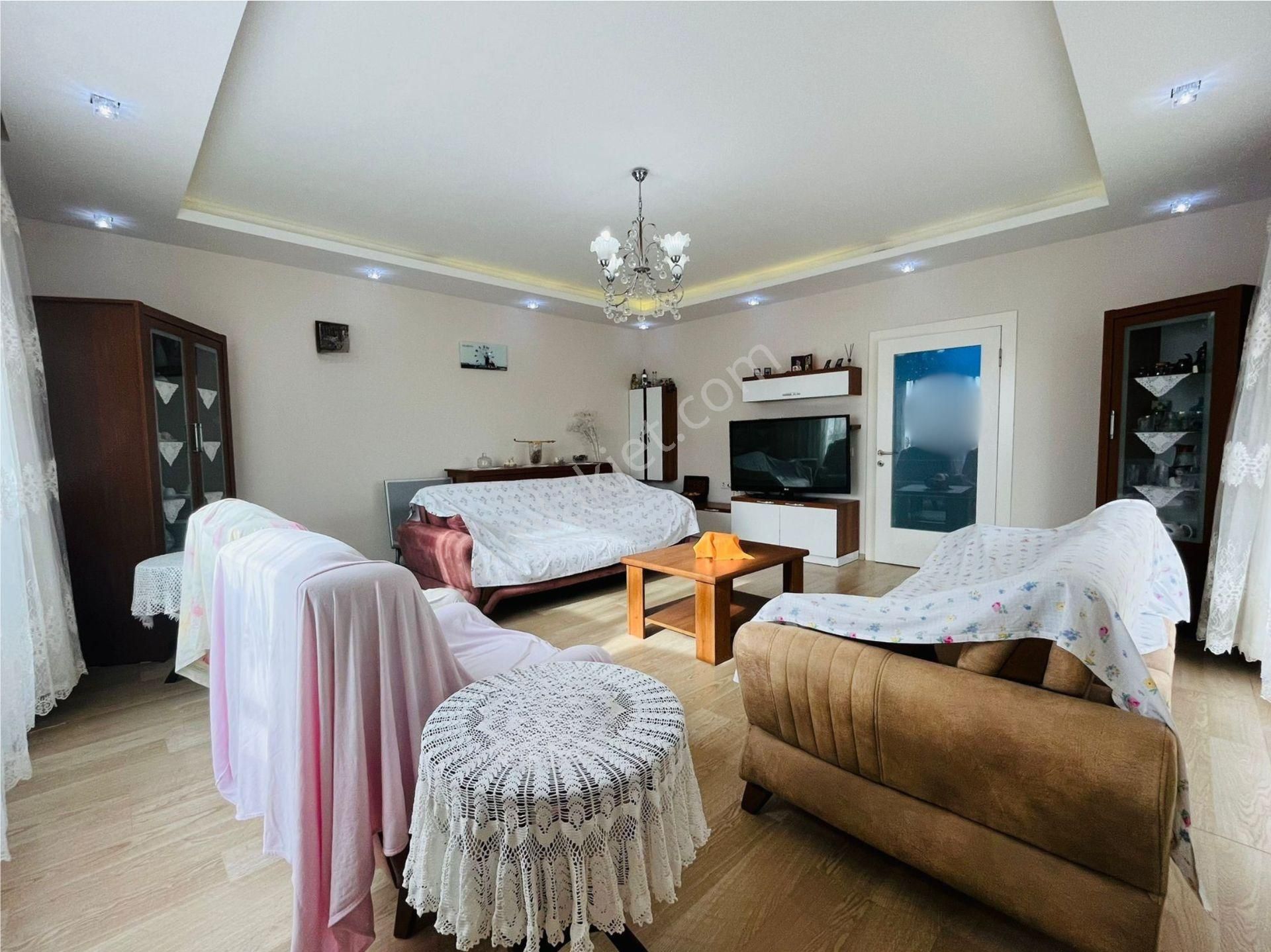 Ethereal'den Mezitli'de Site İçi B.mutfaklı E.banyolu Ferah 2+1