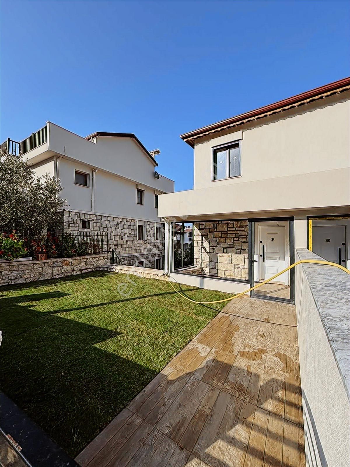Karaburunda Denize 200 Metre Triplex - Görsel 32